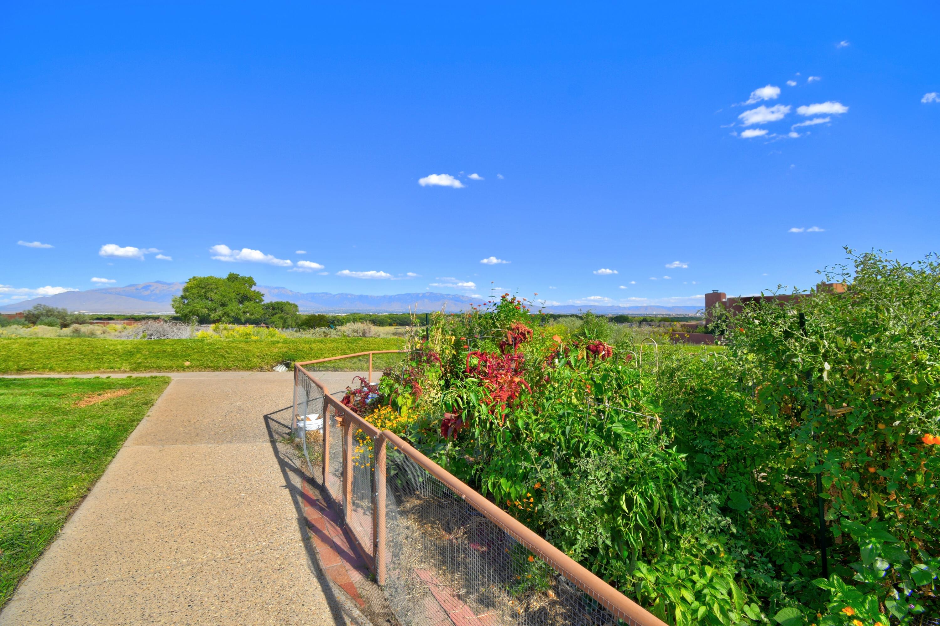 3 ARCO Court NW