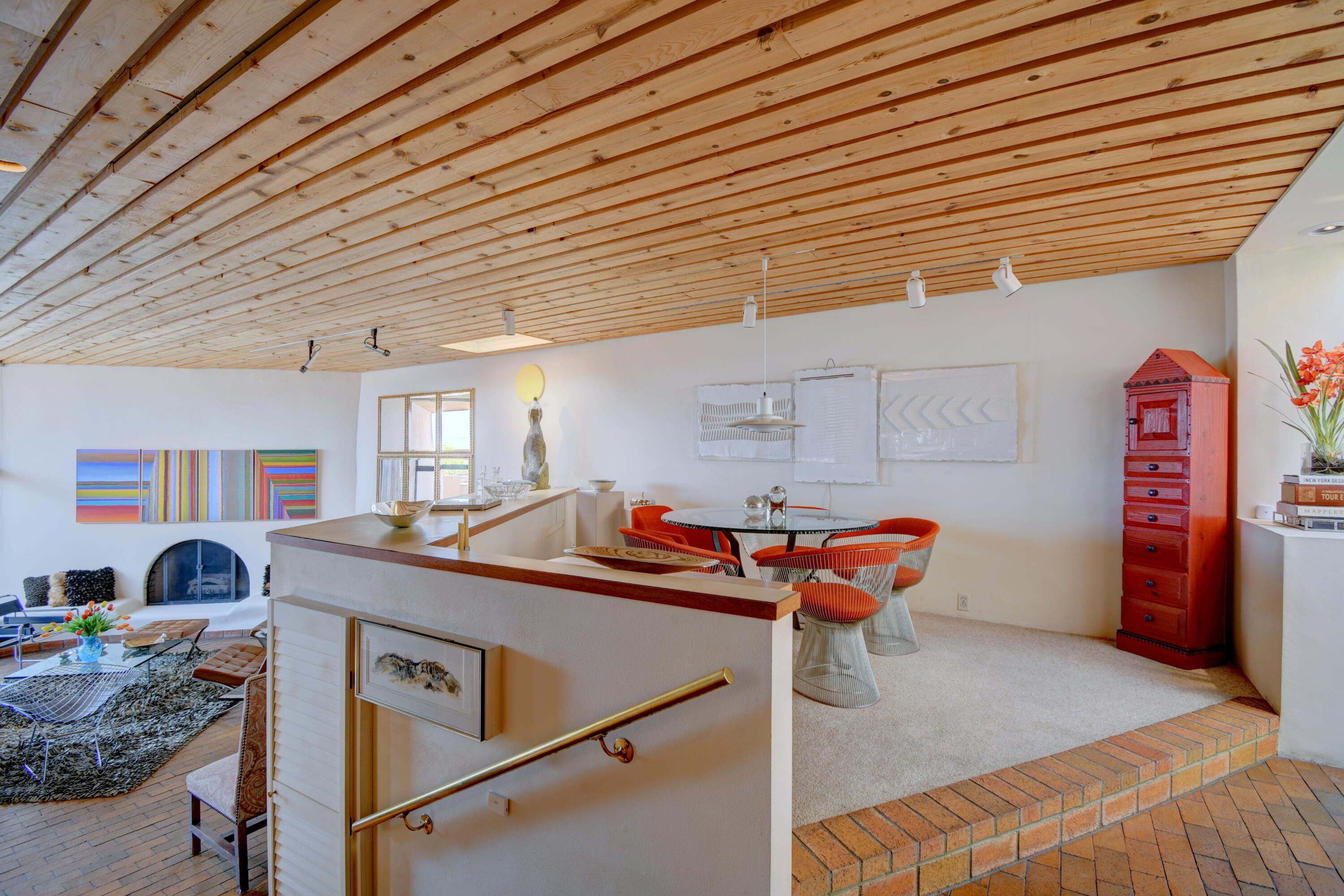 3 ARCO Court NW