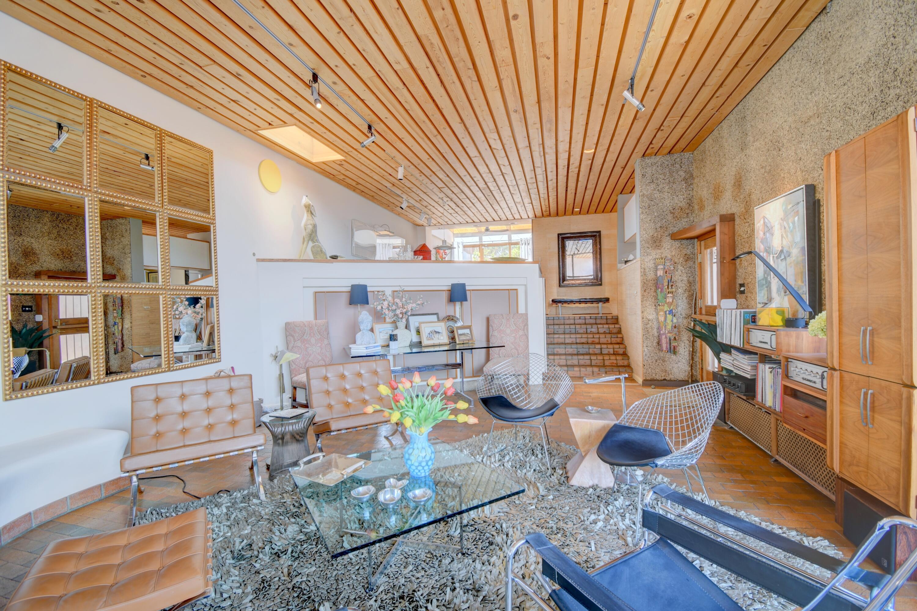 3 ARCO Court NW