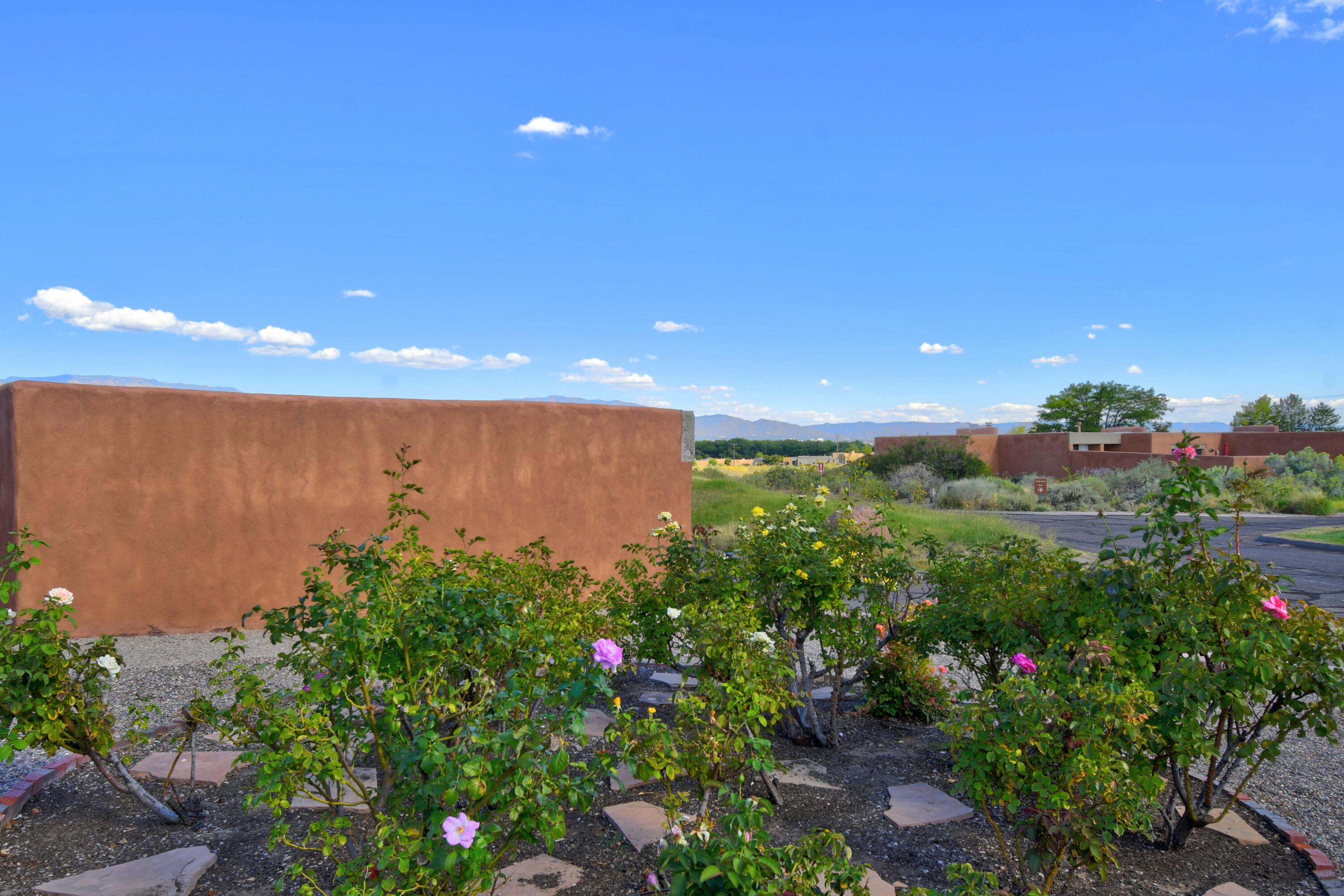 3 ARCO Court NW