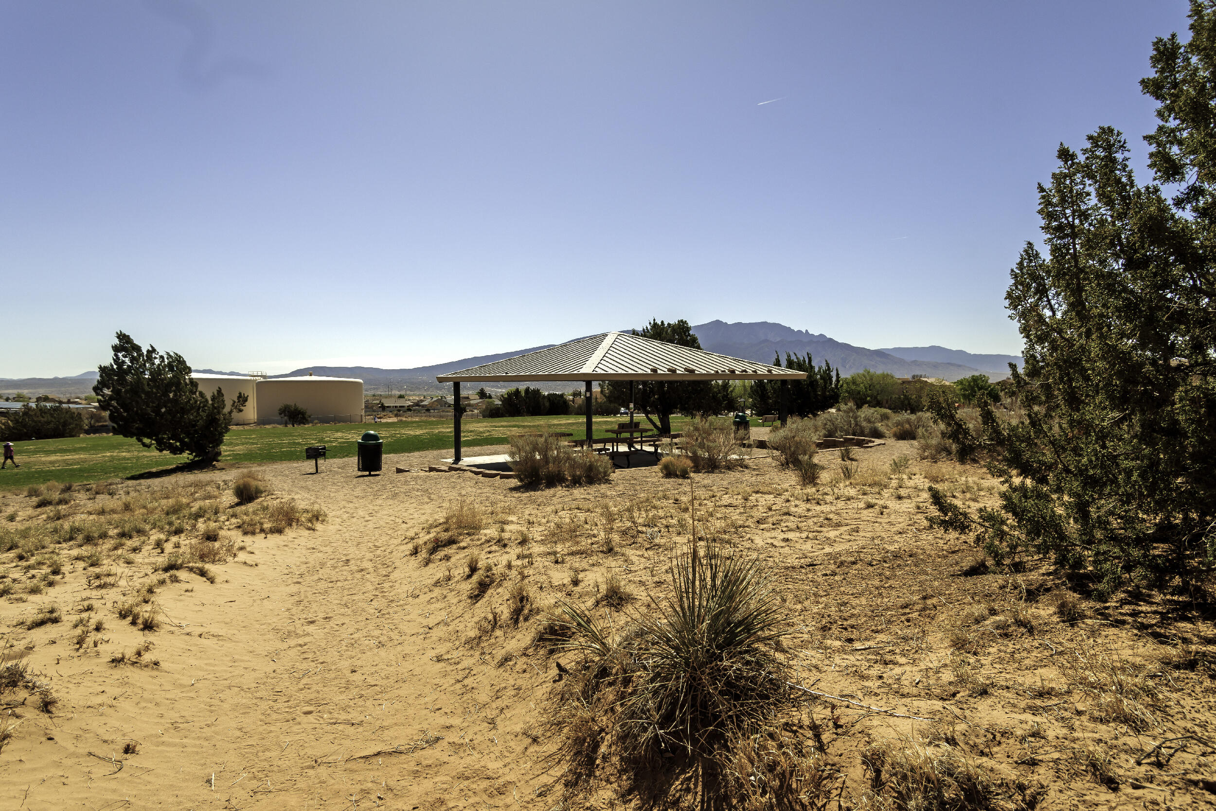 5000 NIGHT HAWK Drive NE