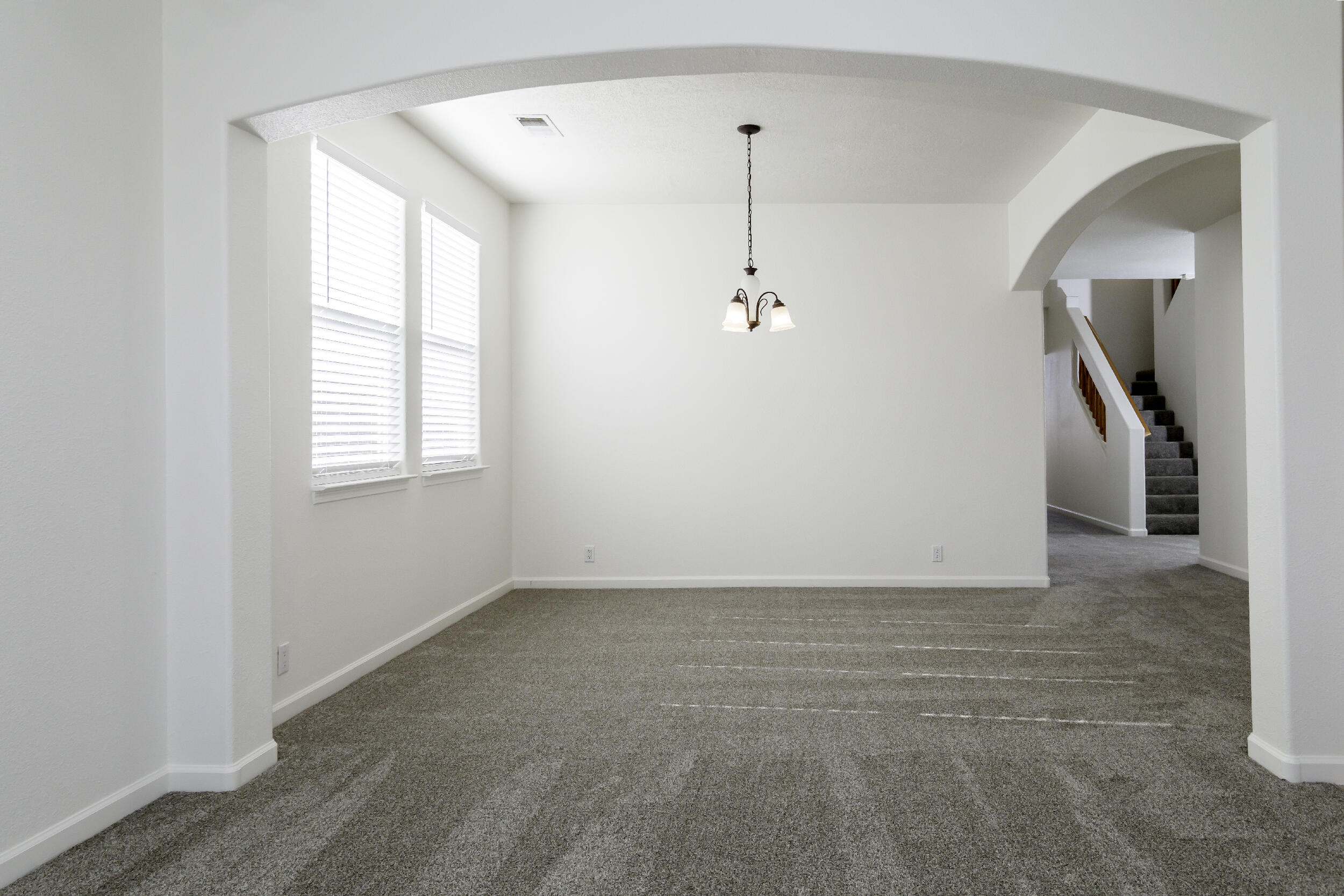 5000 NIGHT HAWK Drive NE