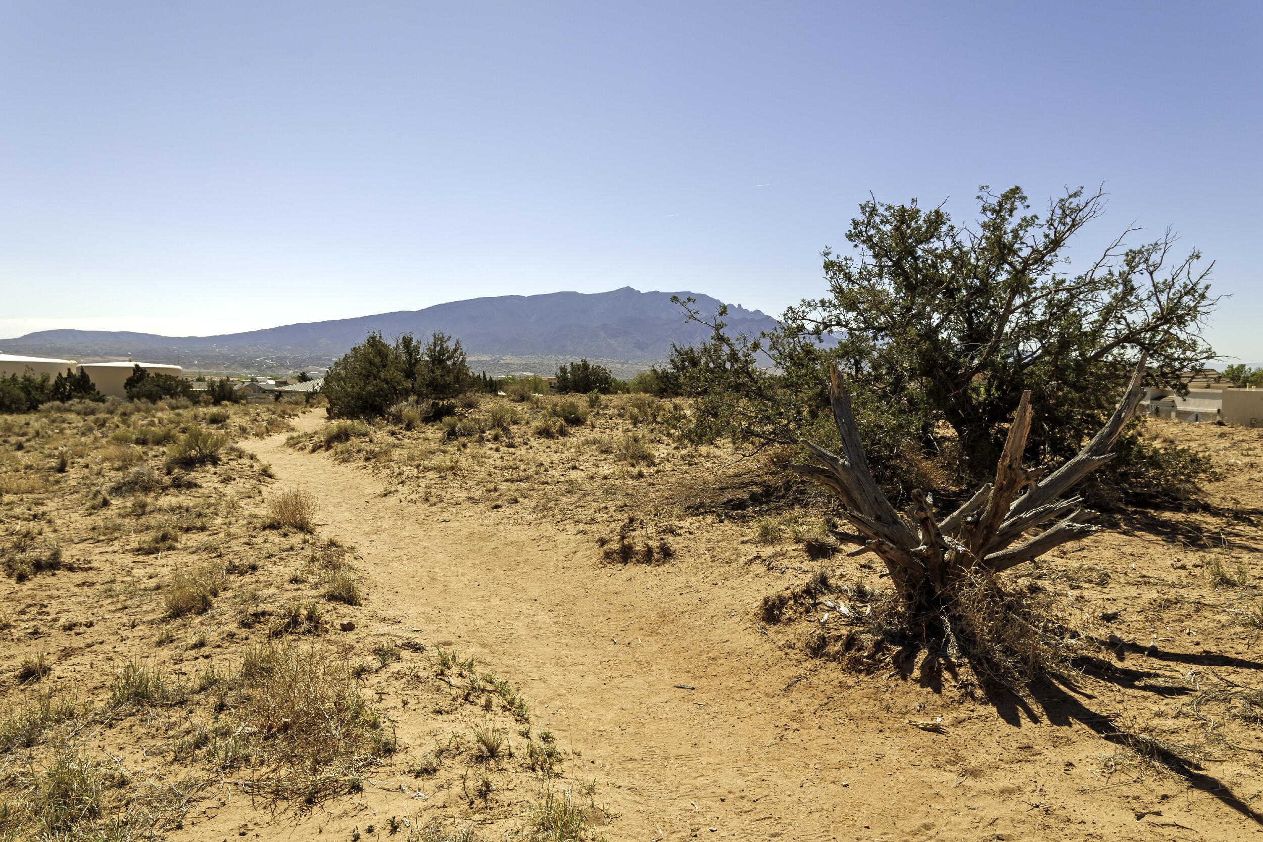 5000 NIGHT HAWK Drive NE