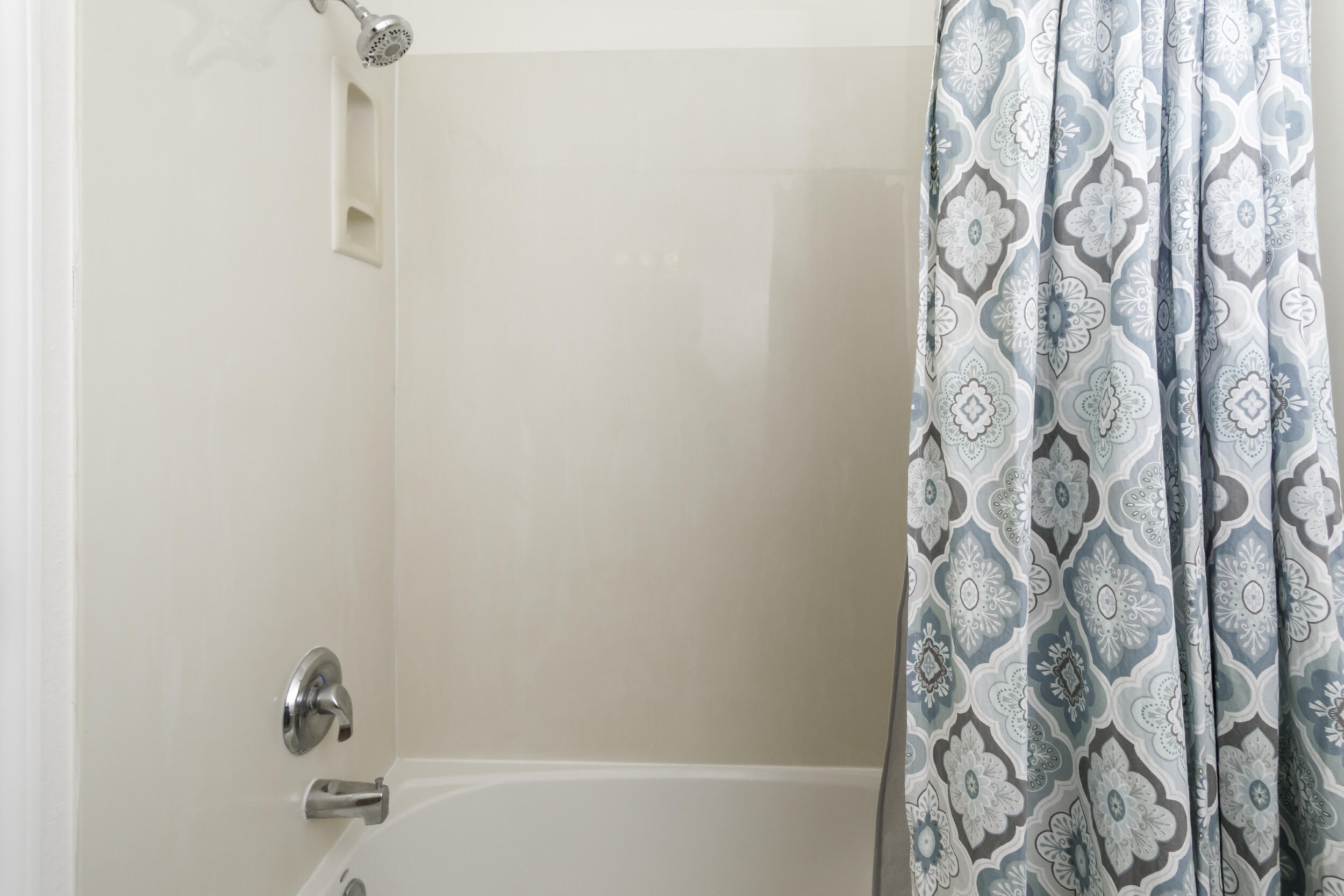 5000 NIGHT HAWK Drive NE