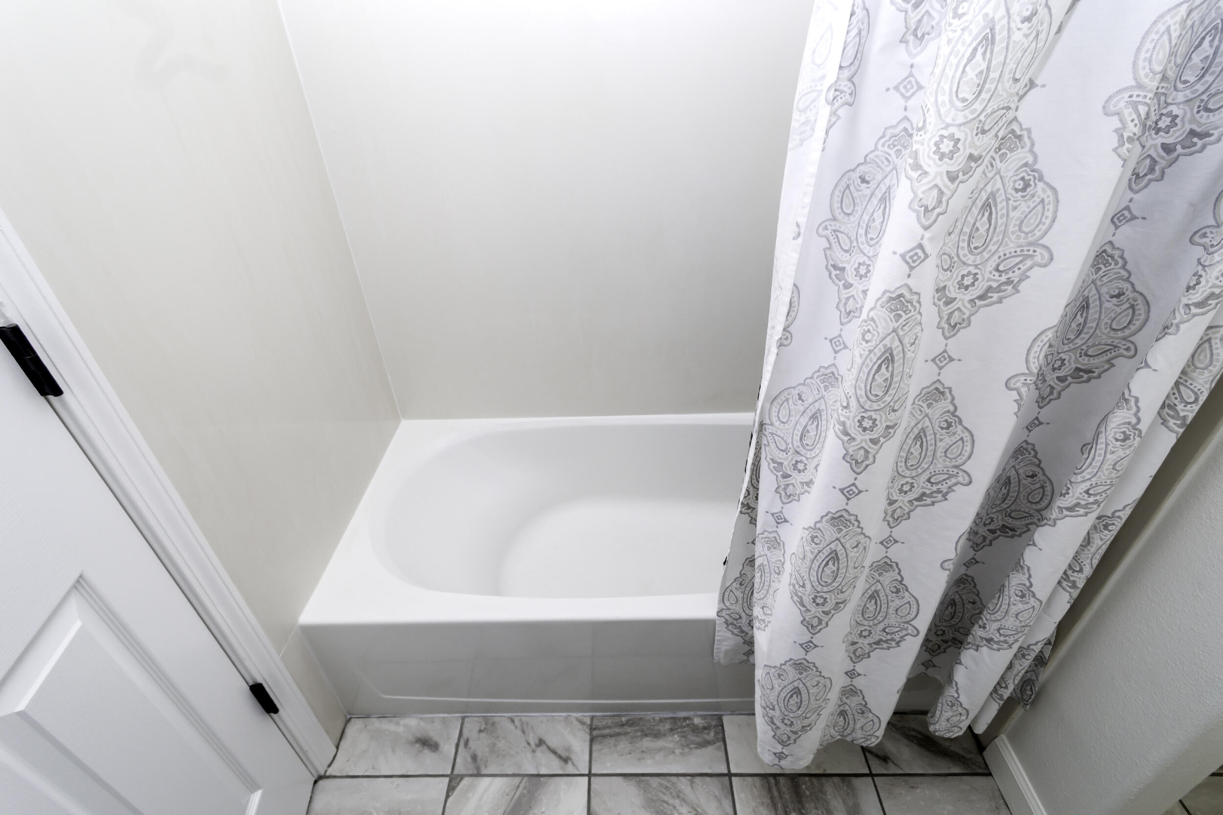 5000 NIGHT HAWK Drive NE