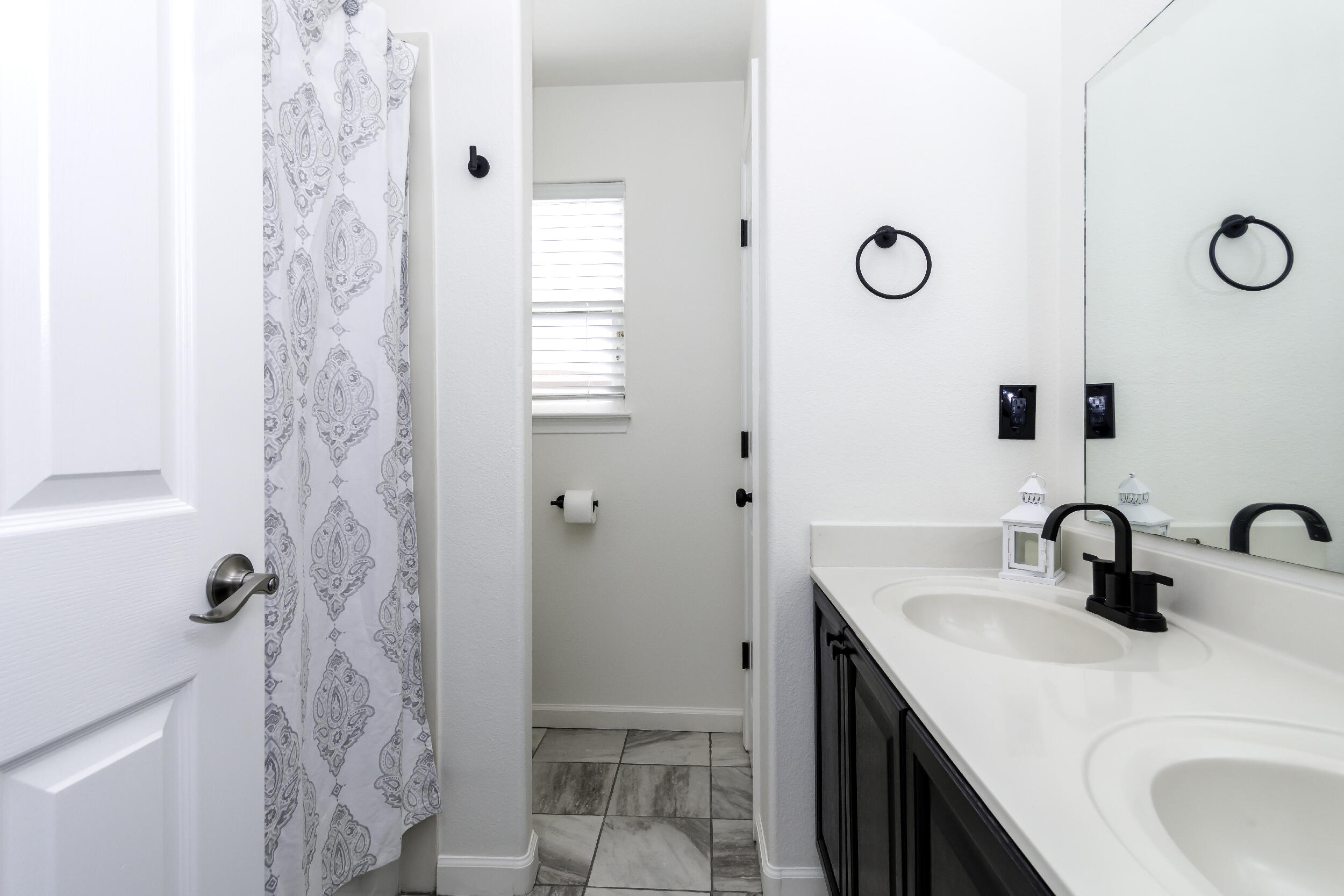 5000 NIGHT HAWK Drive NE