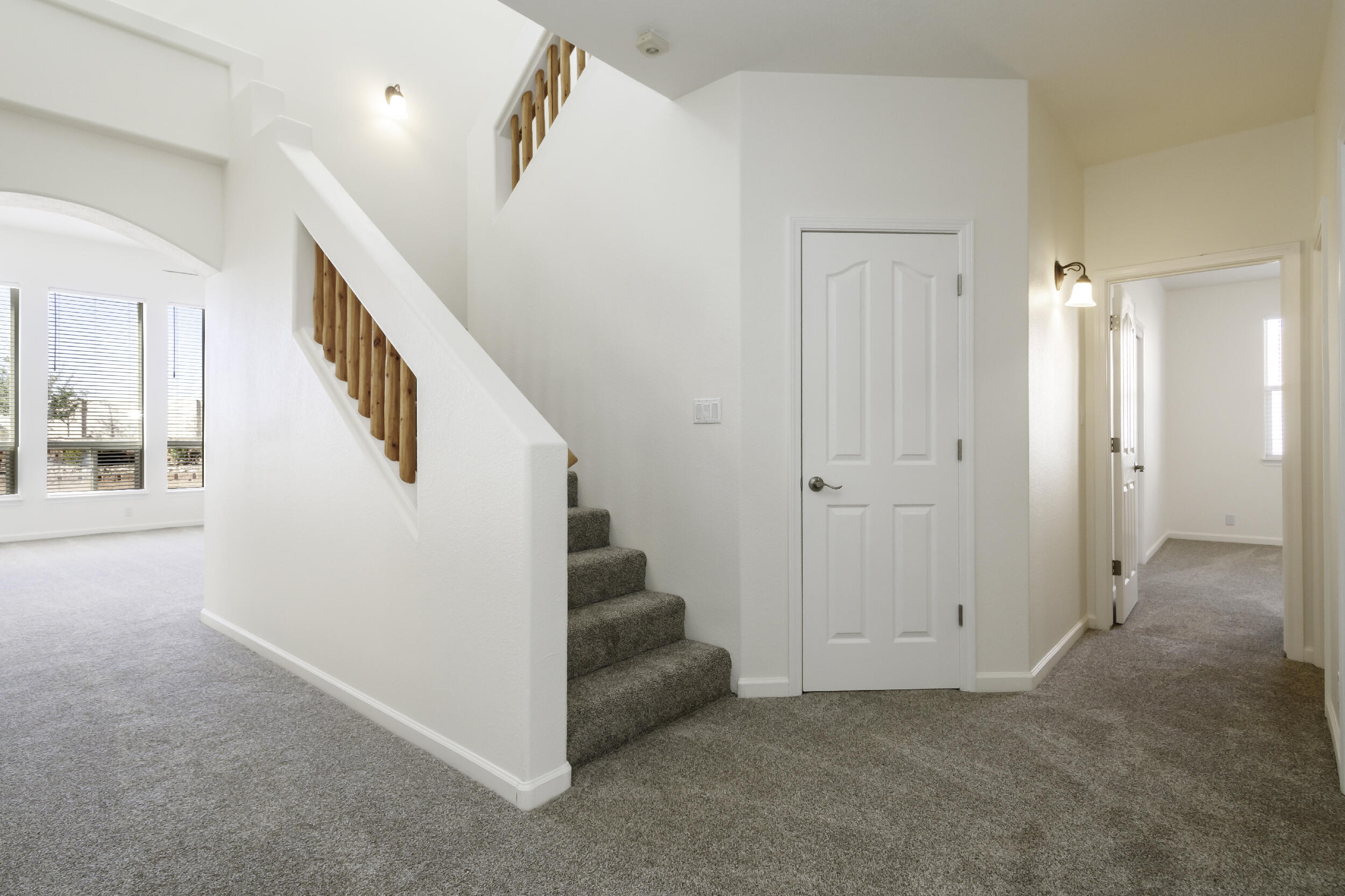 5000 NIGHT HAWK Drive NE