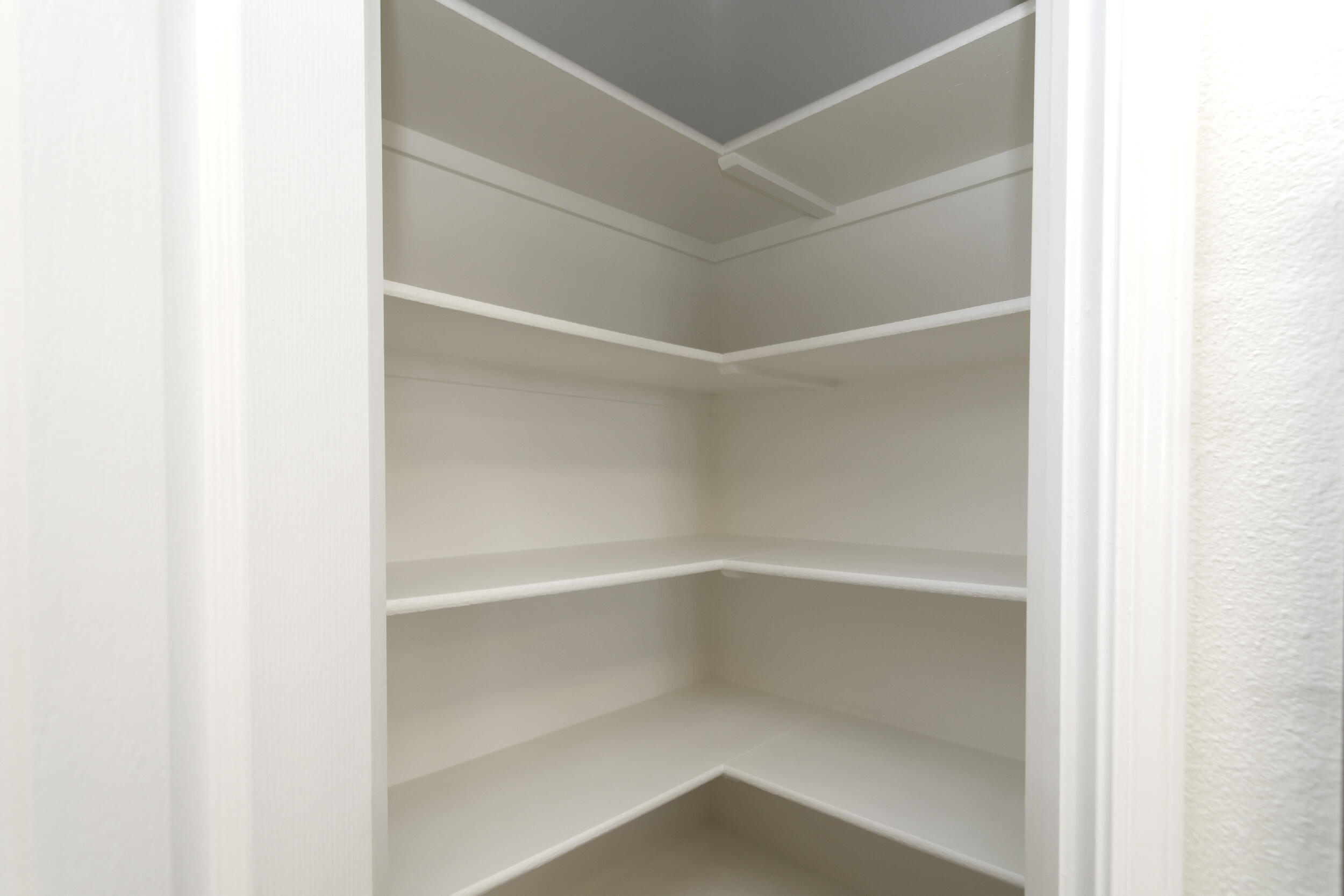 5000 NIGHT HAWK Drive NE