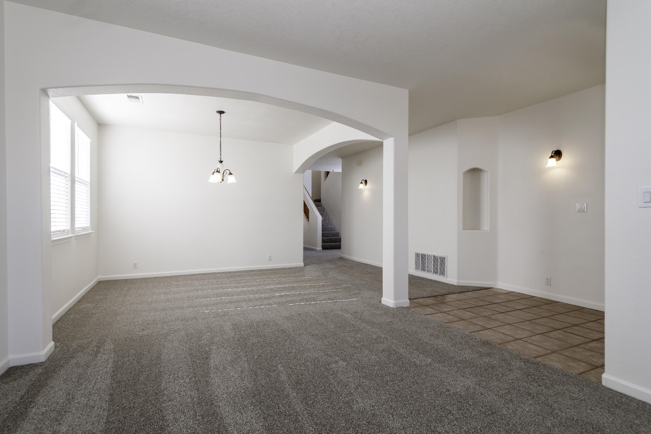 5000 NIGHT HAWK Drive NE