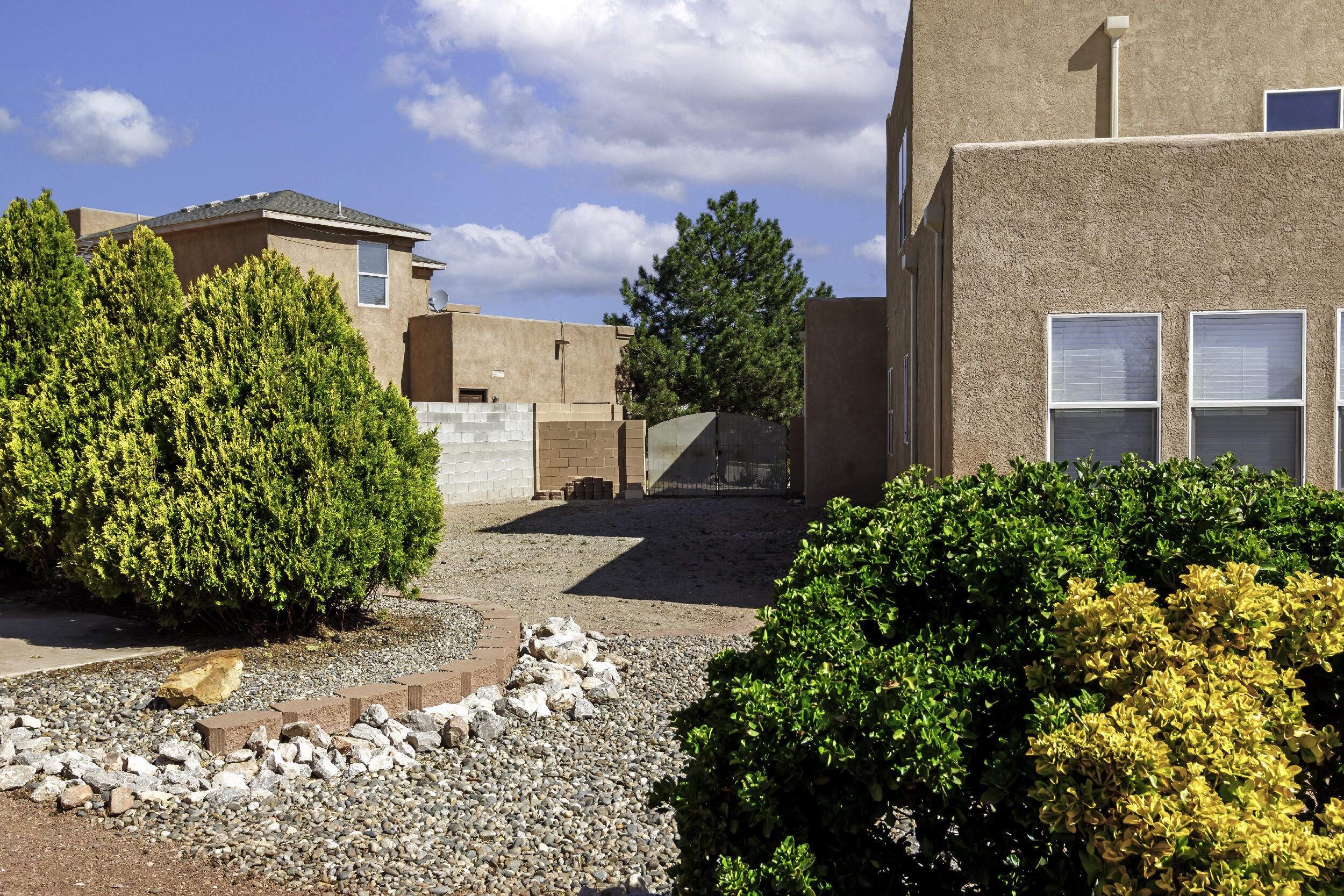 5000 NIGHT HAWK Drive NE