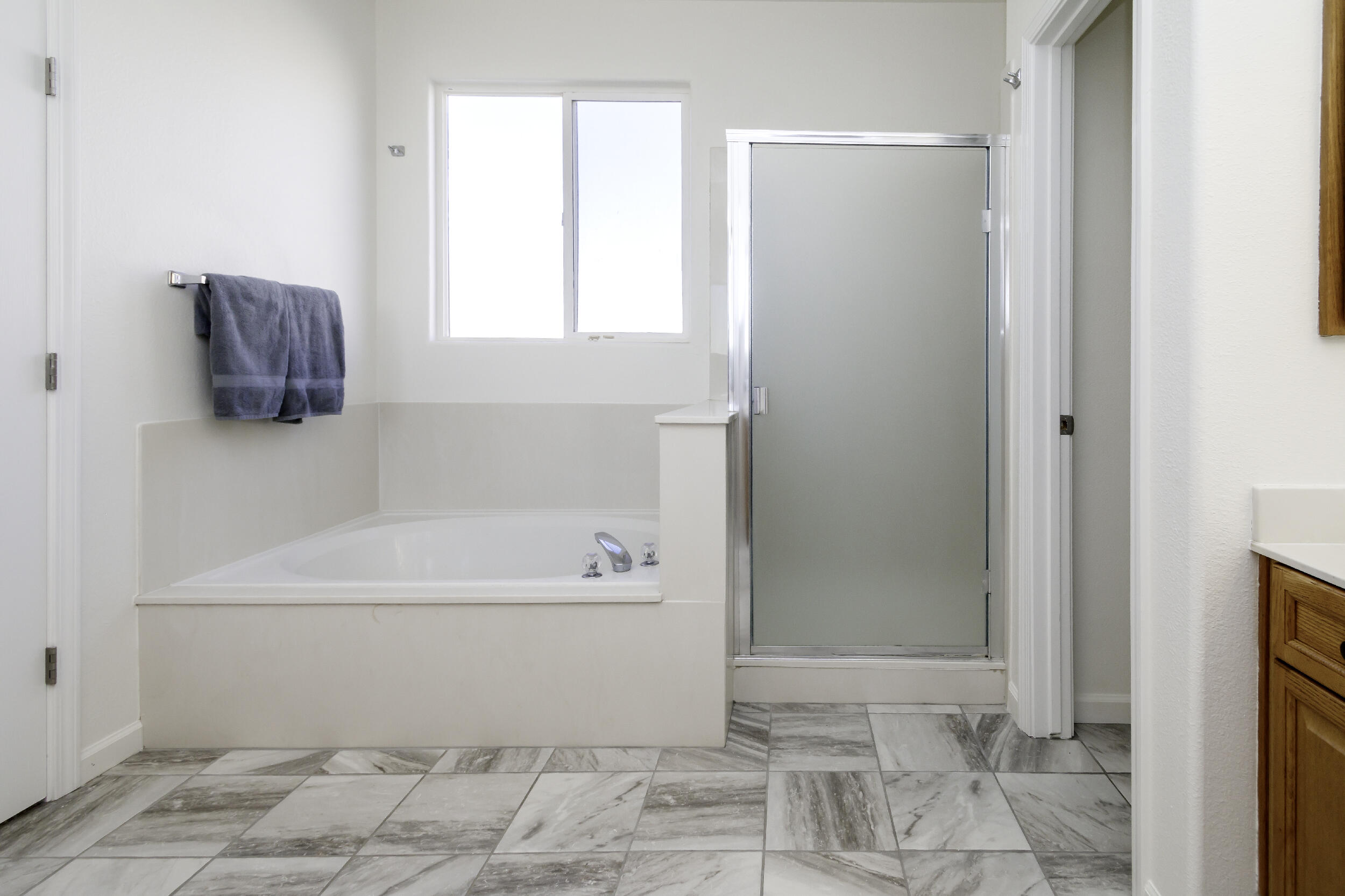 5000 NIGHT HAWK Drive NE