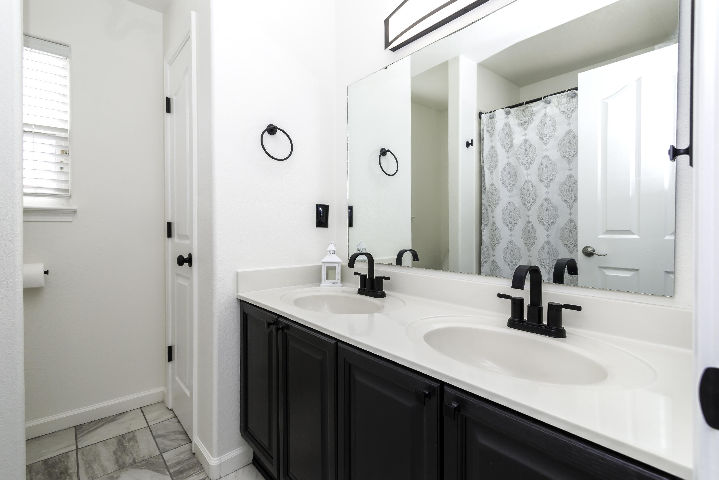 5000 NIGHT HAWK Drive NE