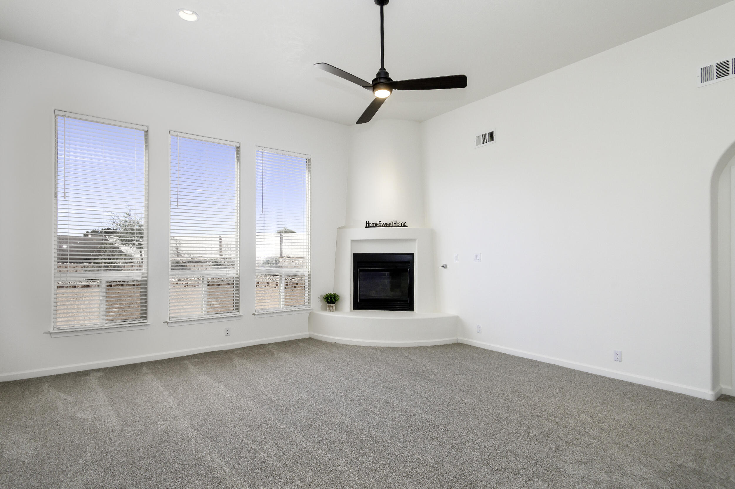 5000 NIGHT HAWK Drive NE