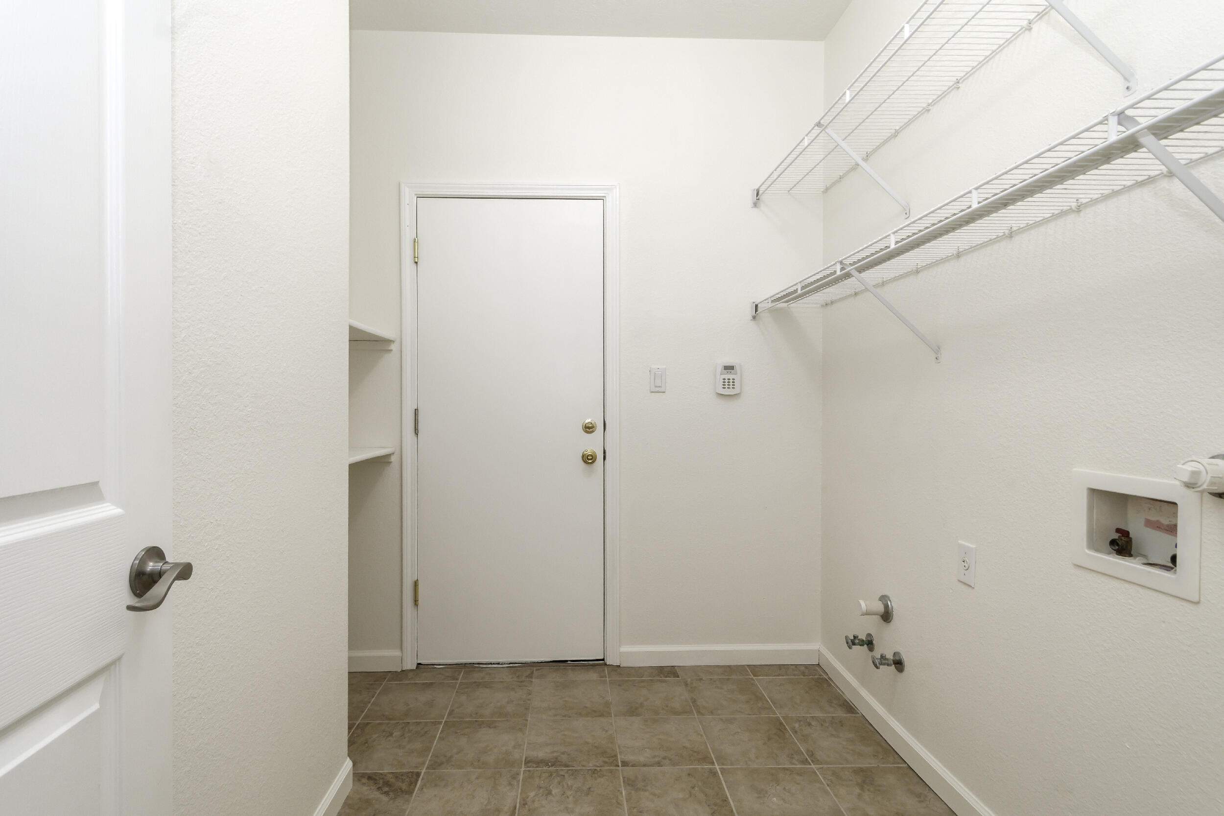 5000 NIGHT HAWK Drive NE