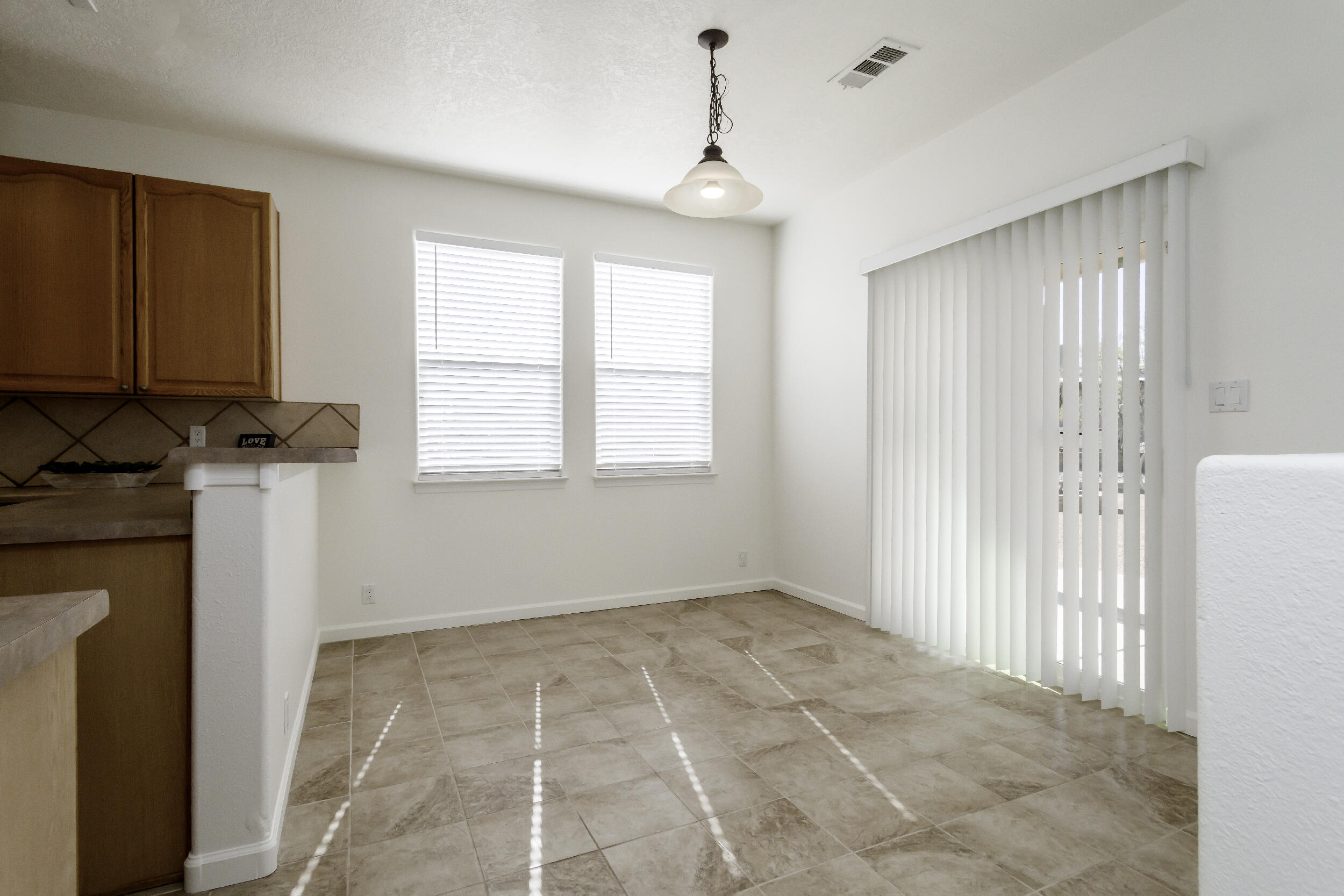 5000 NIGHT HAWK Drive NE