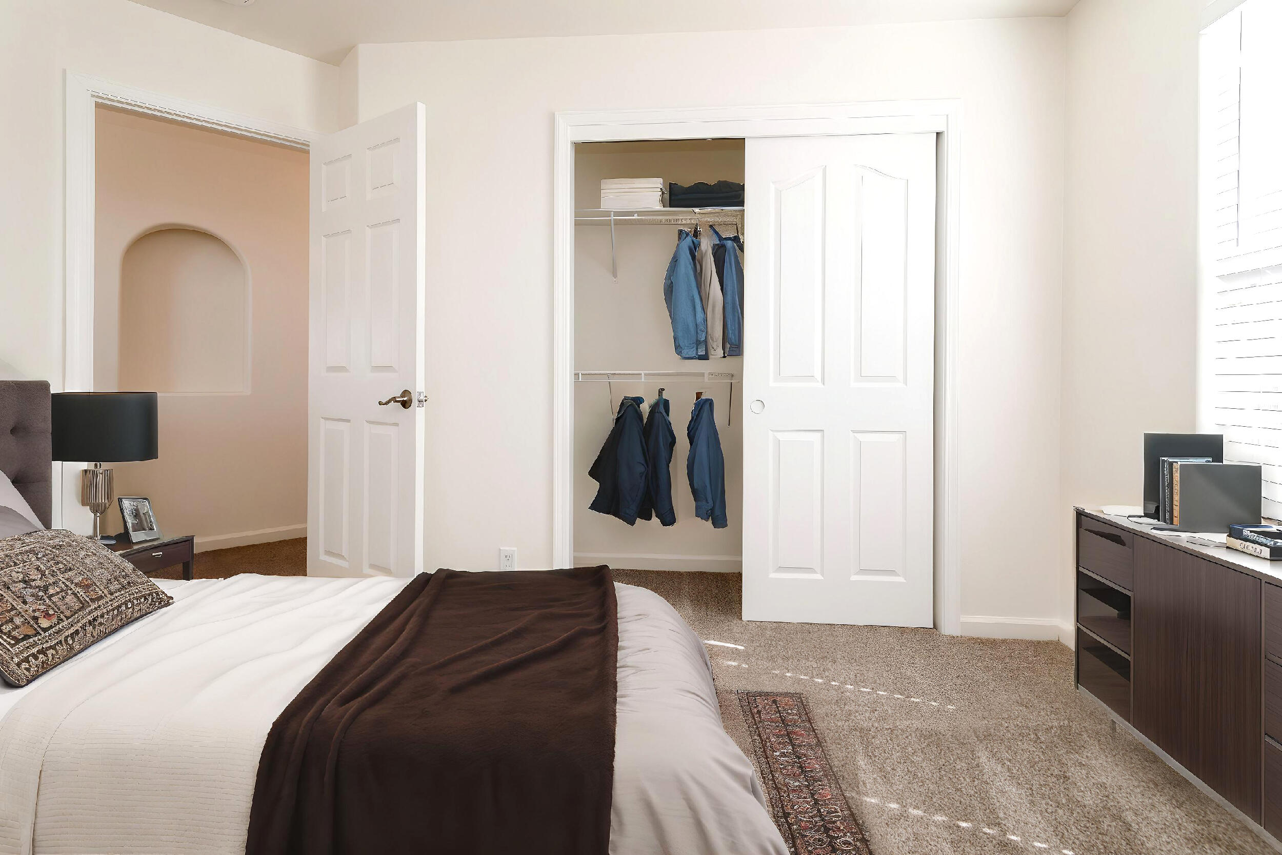 5000 NIGHT HAWK Drive NE