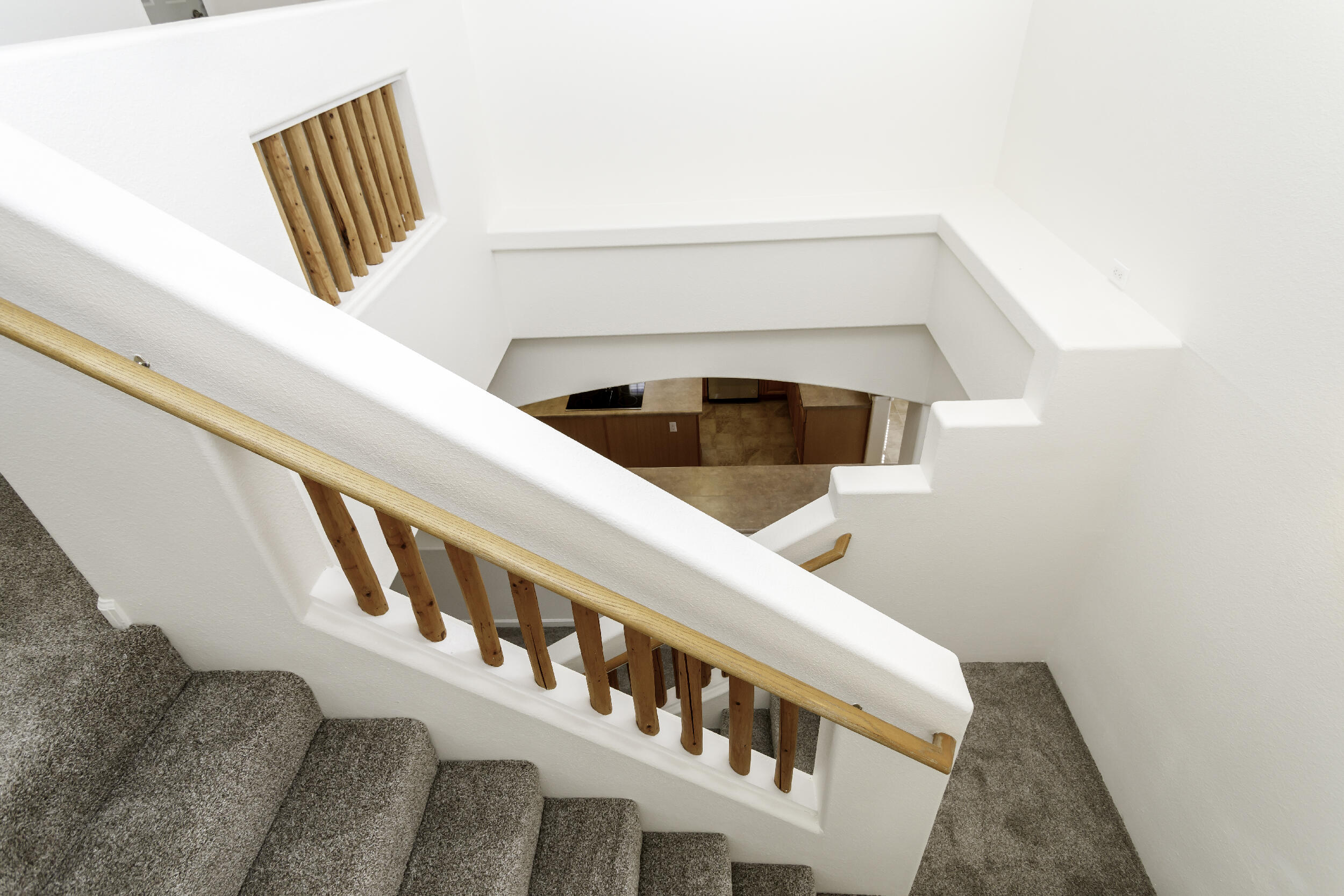 5000 NIGHT HAWK Drive NE