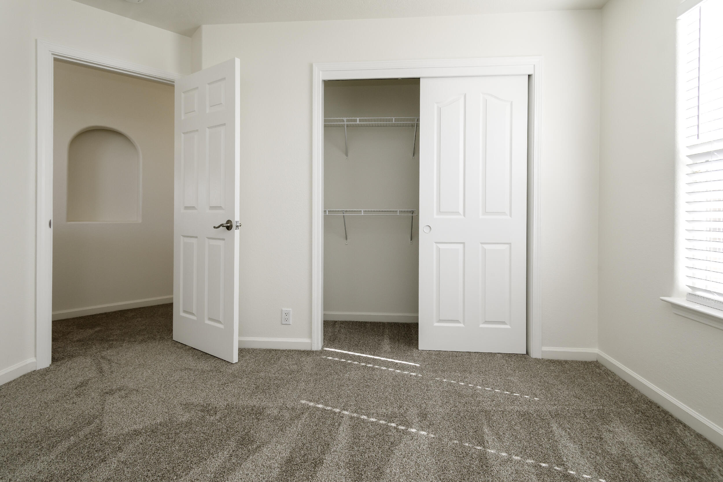 5000 NIGHT HAWK Drive NE