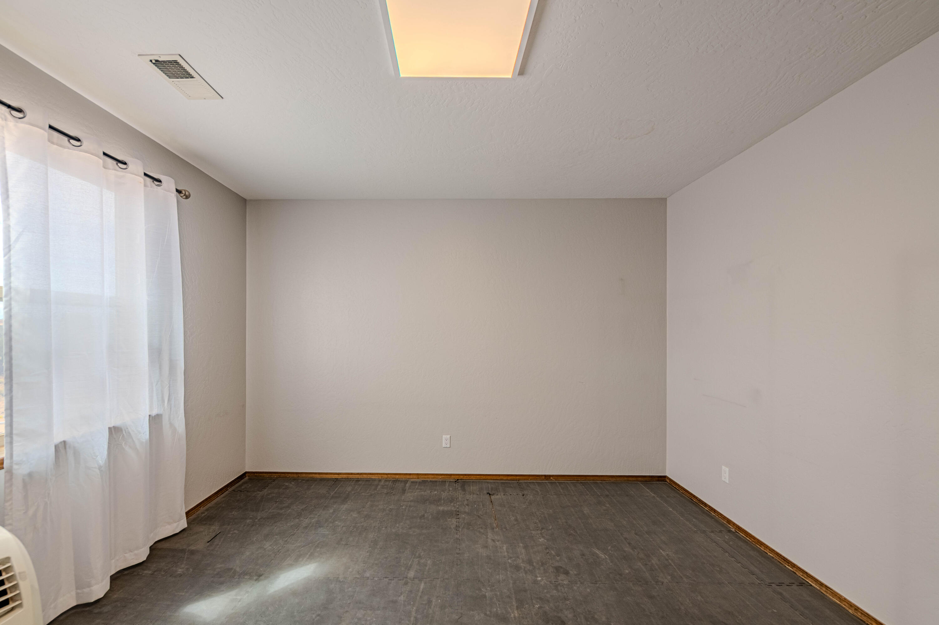 5016 FRONTIER Road NE