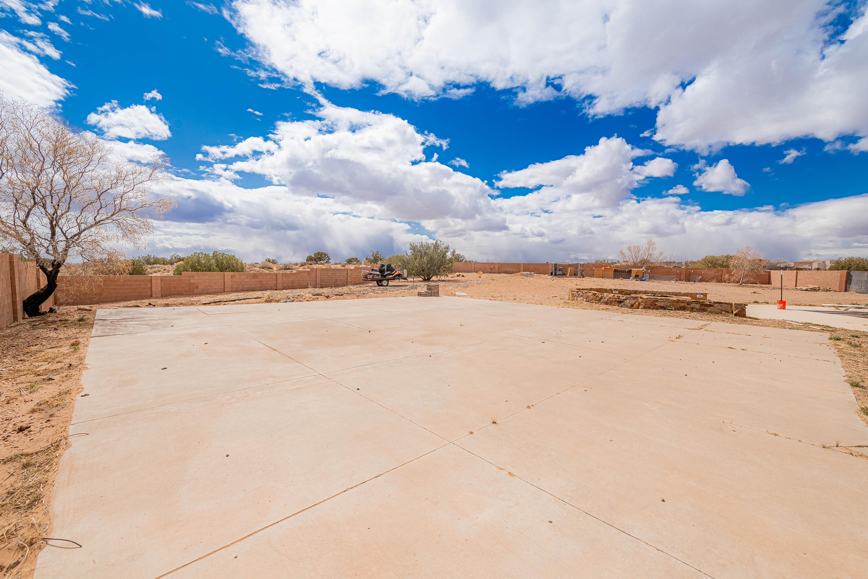 5016 FRONTIER Road NE