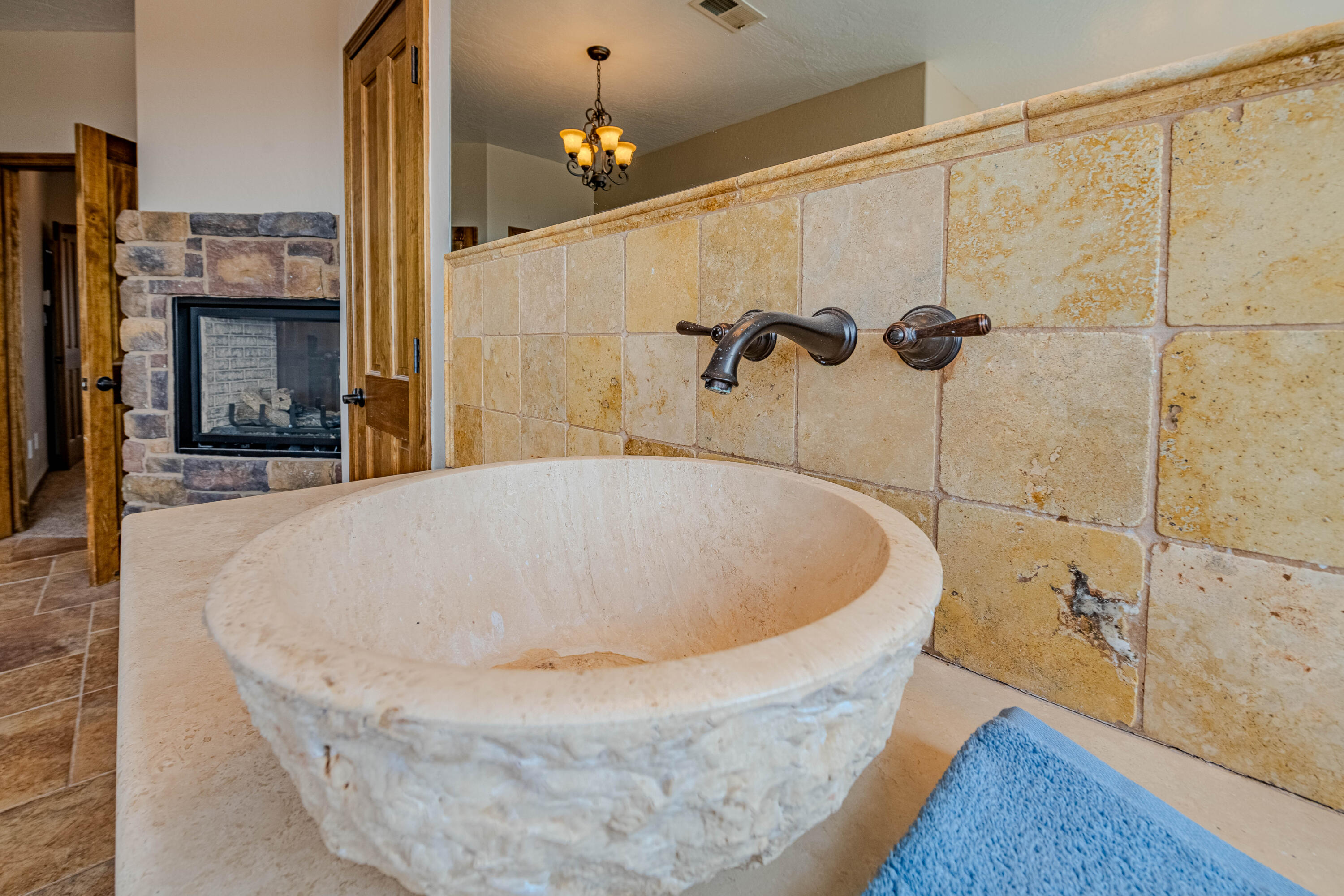 5016 FRONTIER Road NE