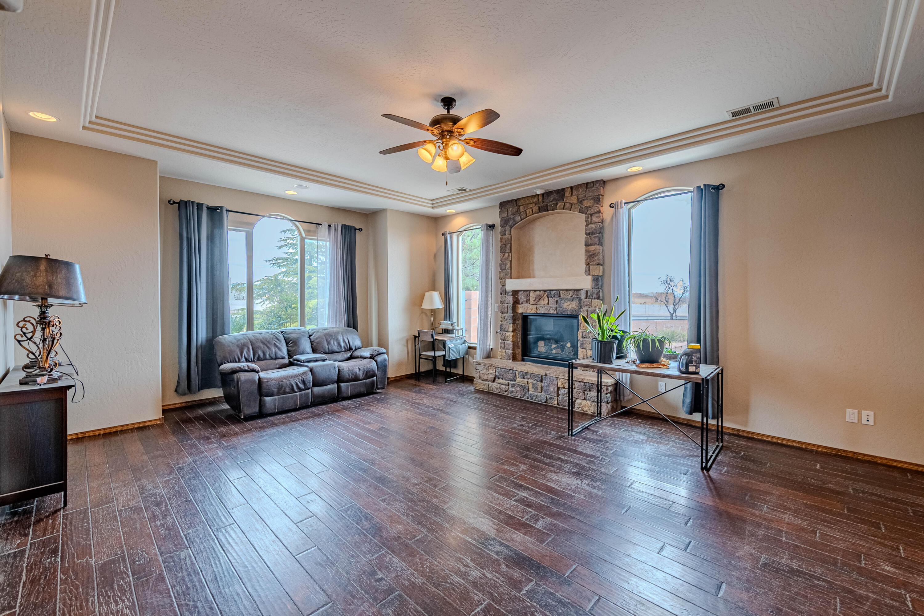 5016 FRONTIER Road NE