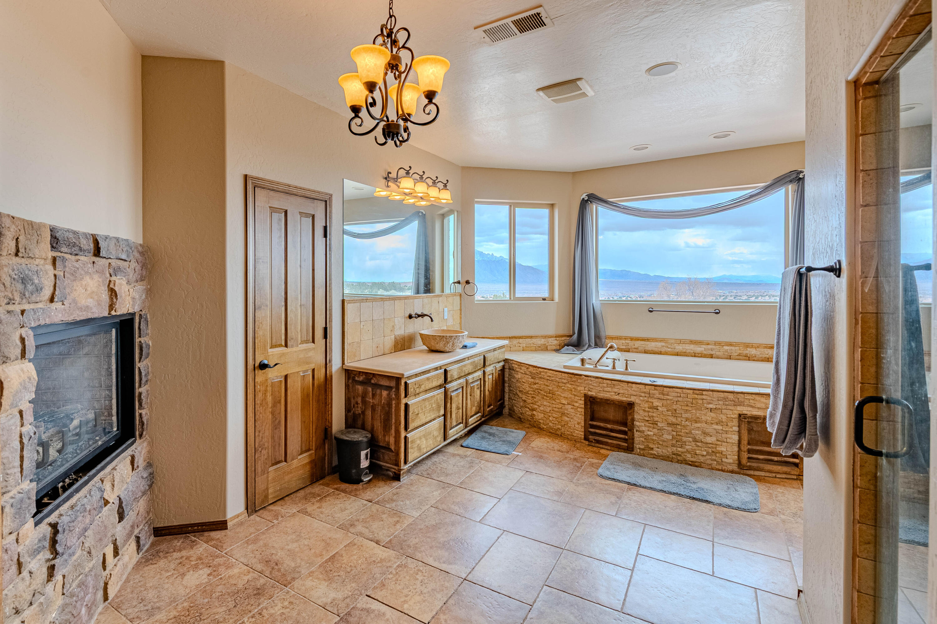 5016 FRONTIER Road NE