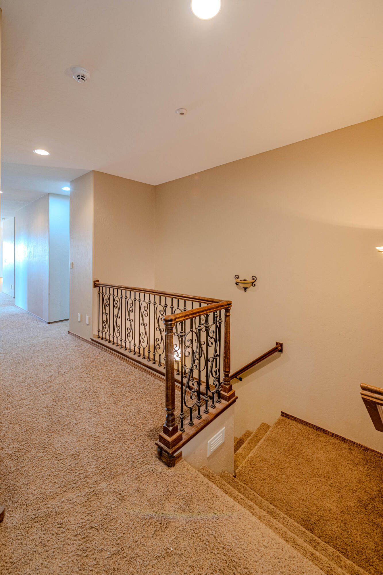 5016 FRONTIER Road NE