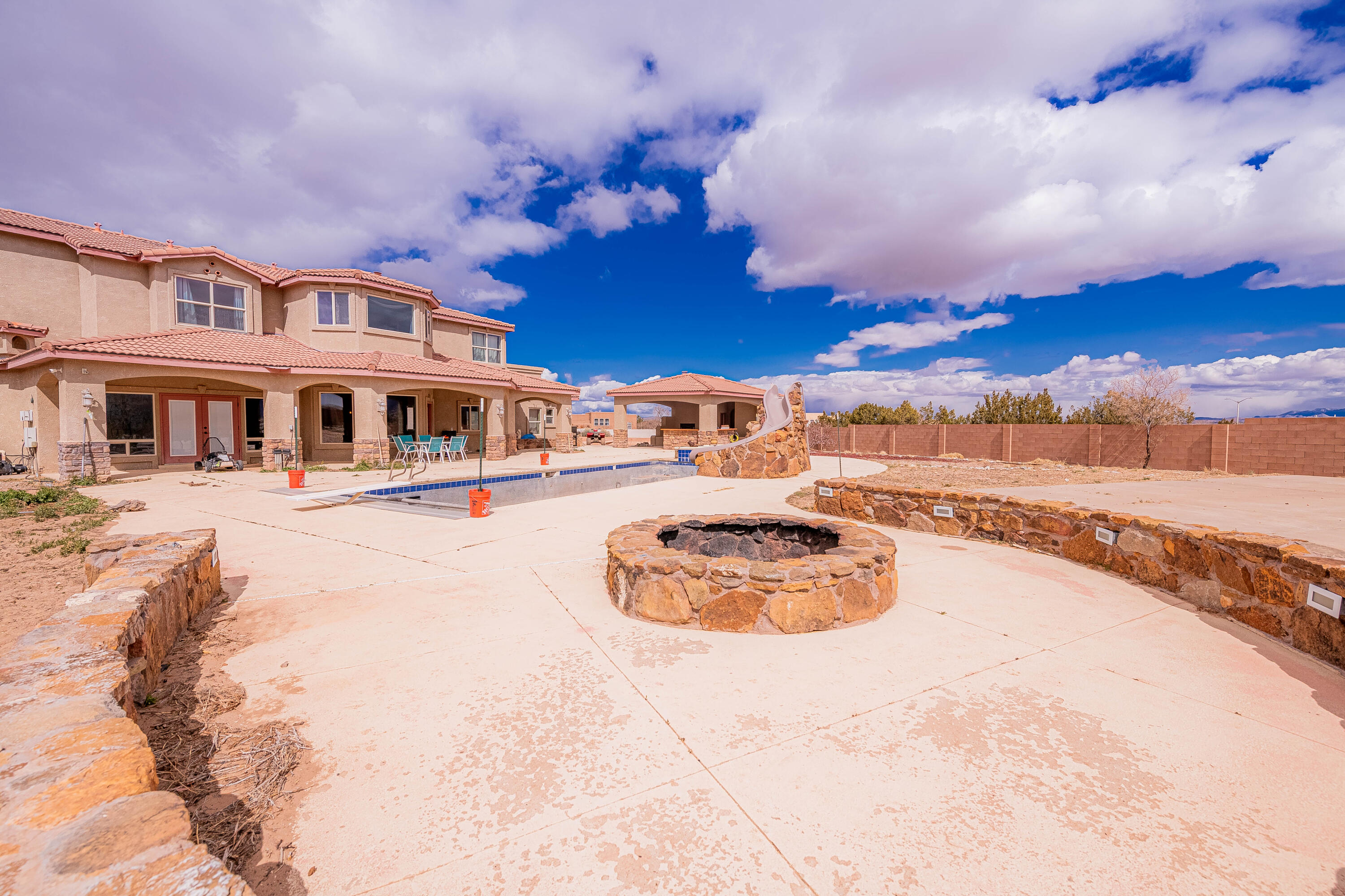 5016 FRONTIER Road NE