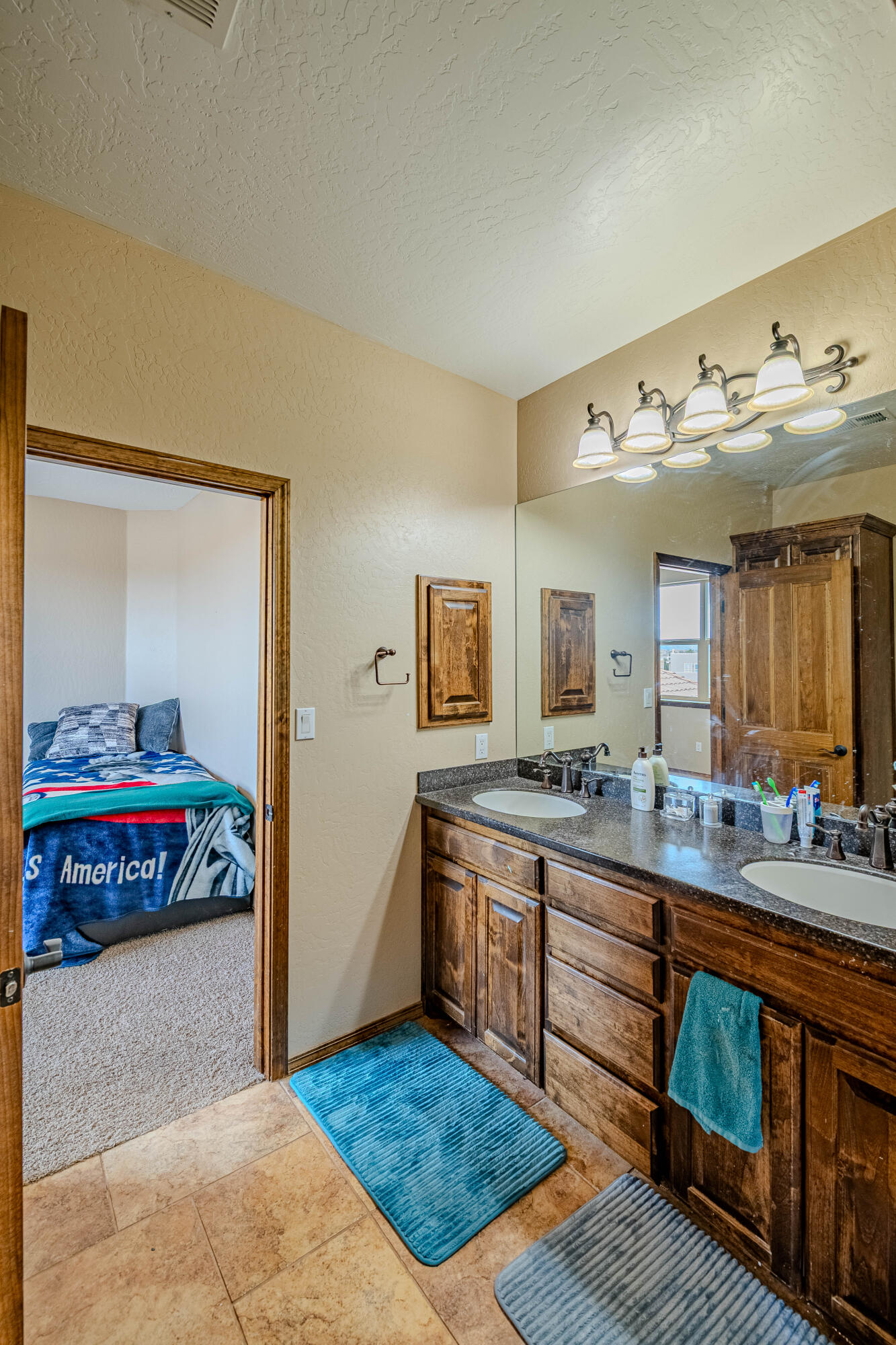 5016 FRONTIER Road NE