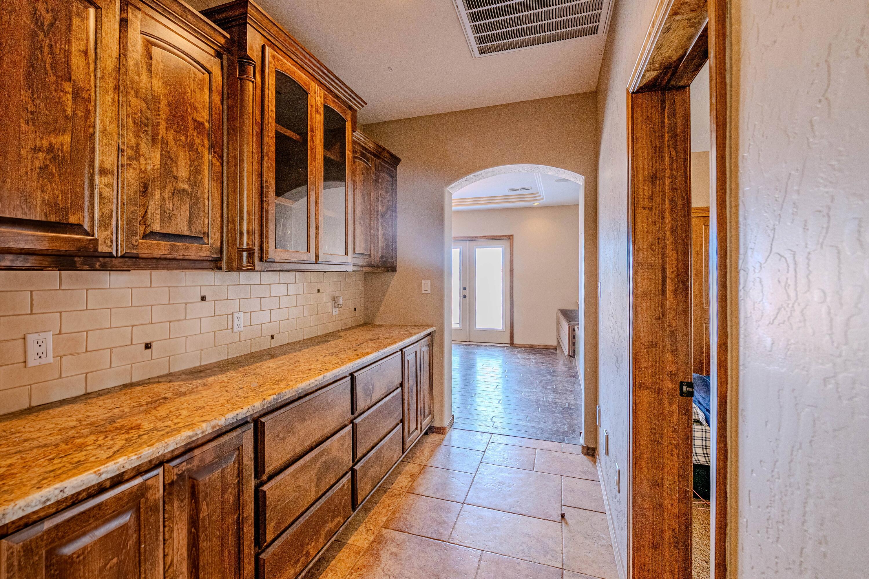 5016 FRONTIER Road NE