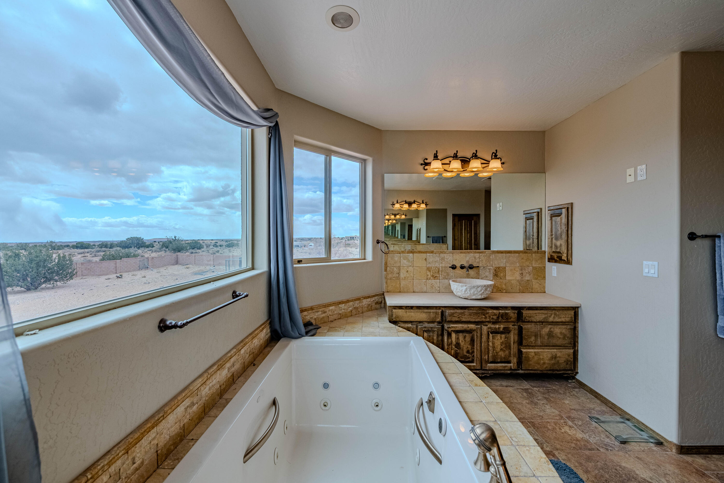 5016 FRONTIER Road NE