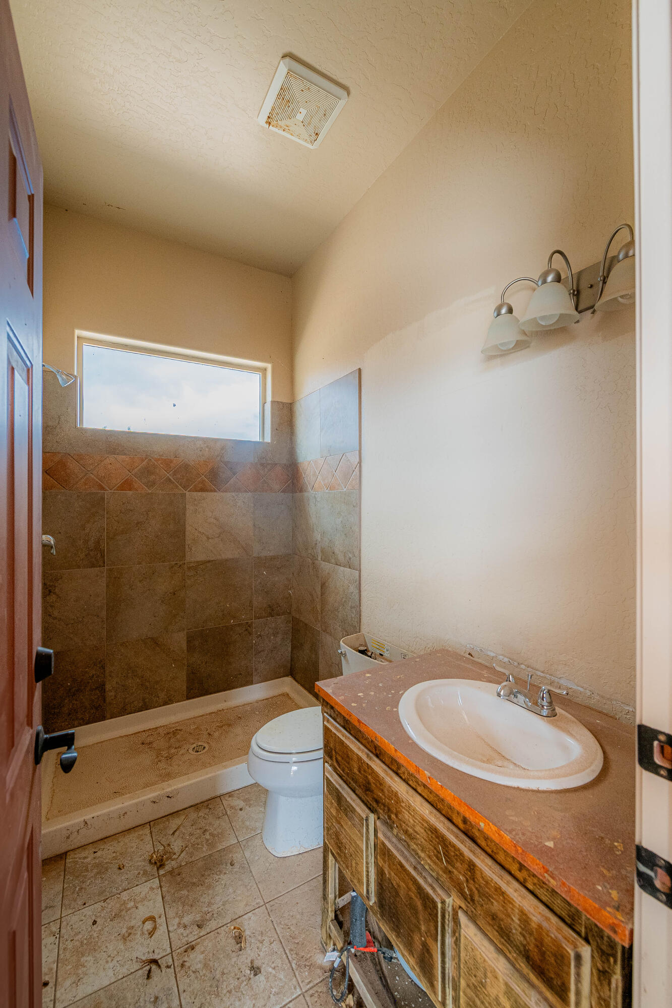 5016 FRONTIER Road NE