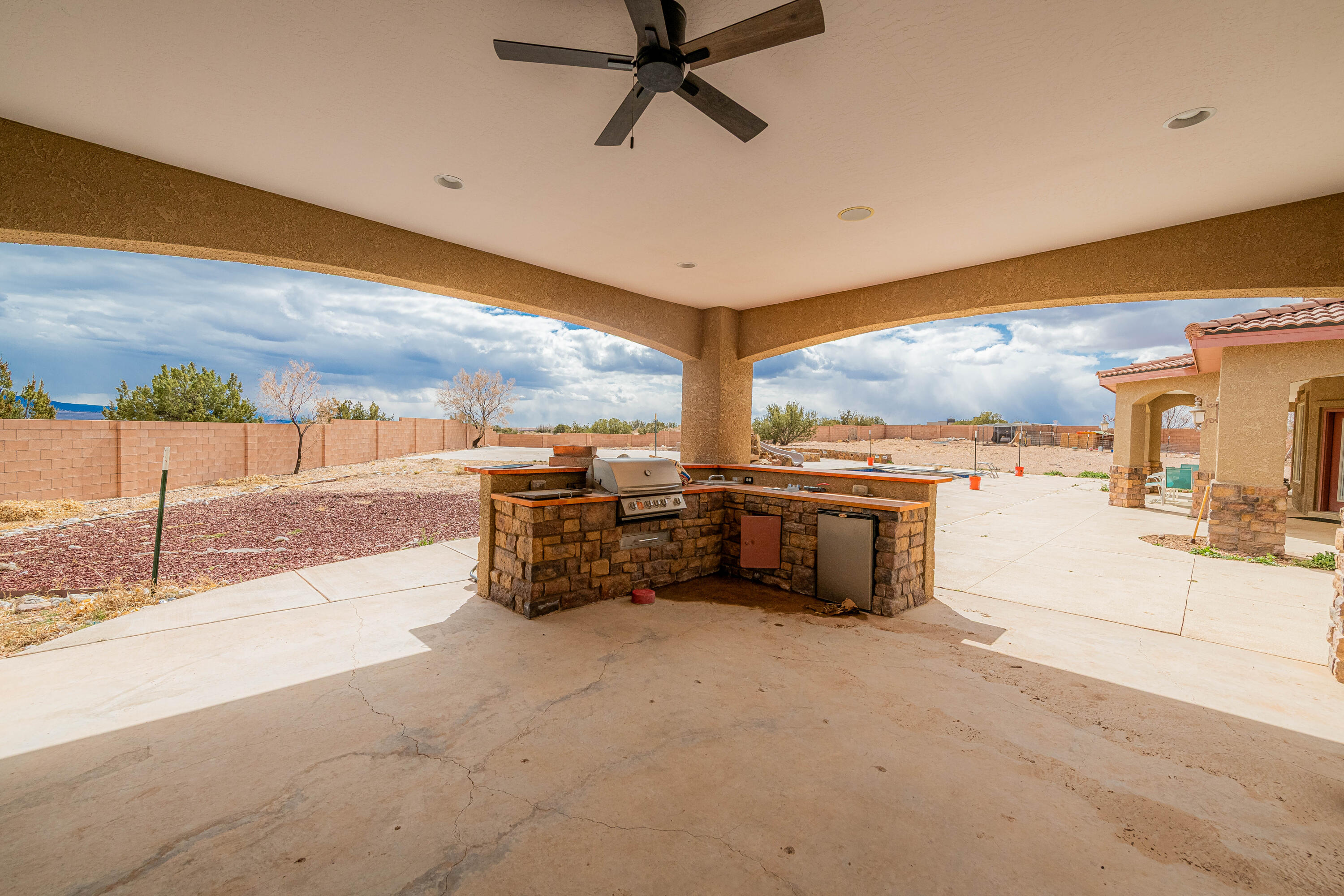 5016 FRONTIER Road NE