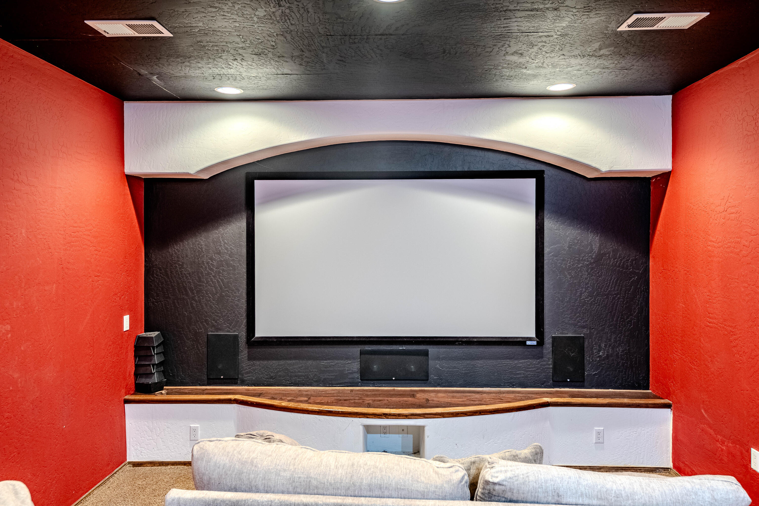 5016 FRONTIER Road NE