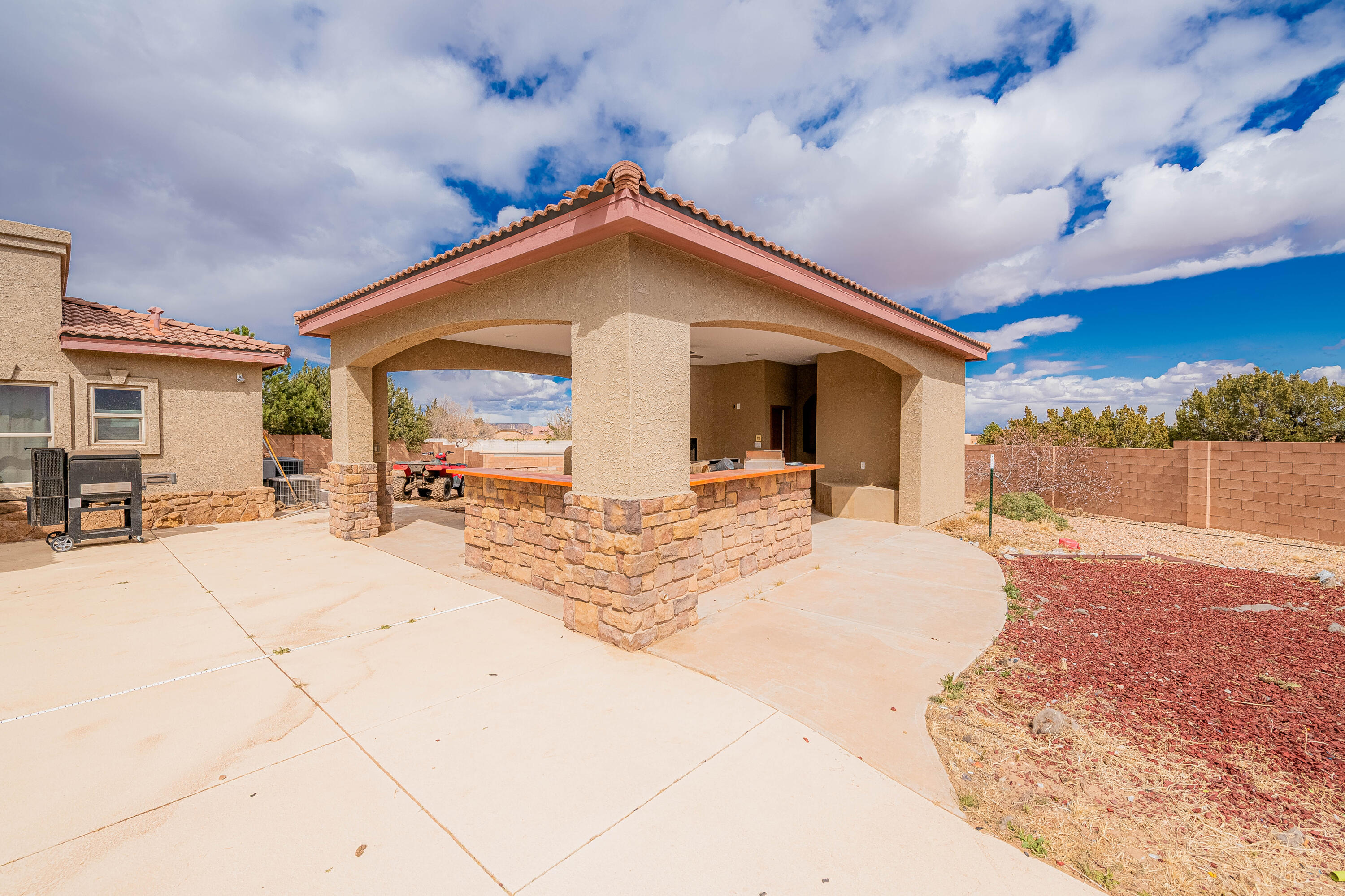 5016 FRONTIER Road NE