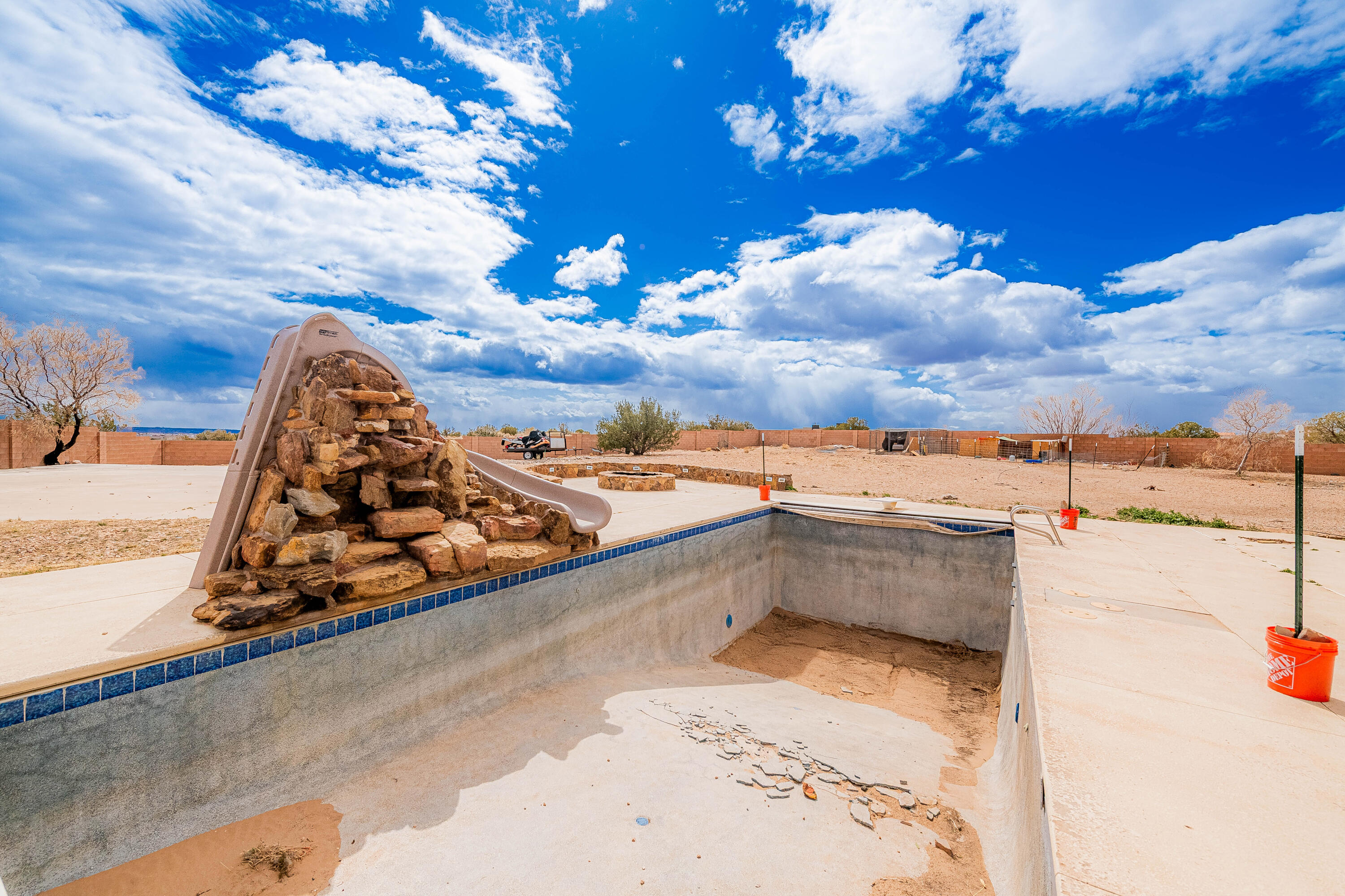 5016 FRONTIER Road NE