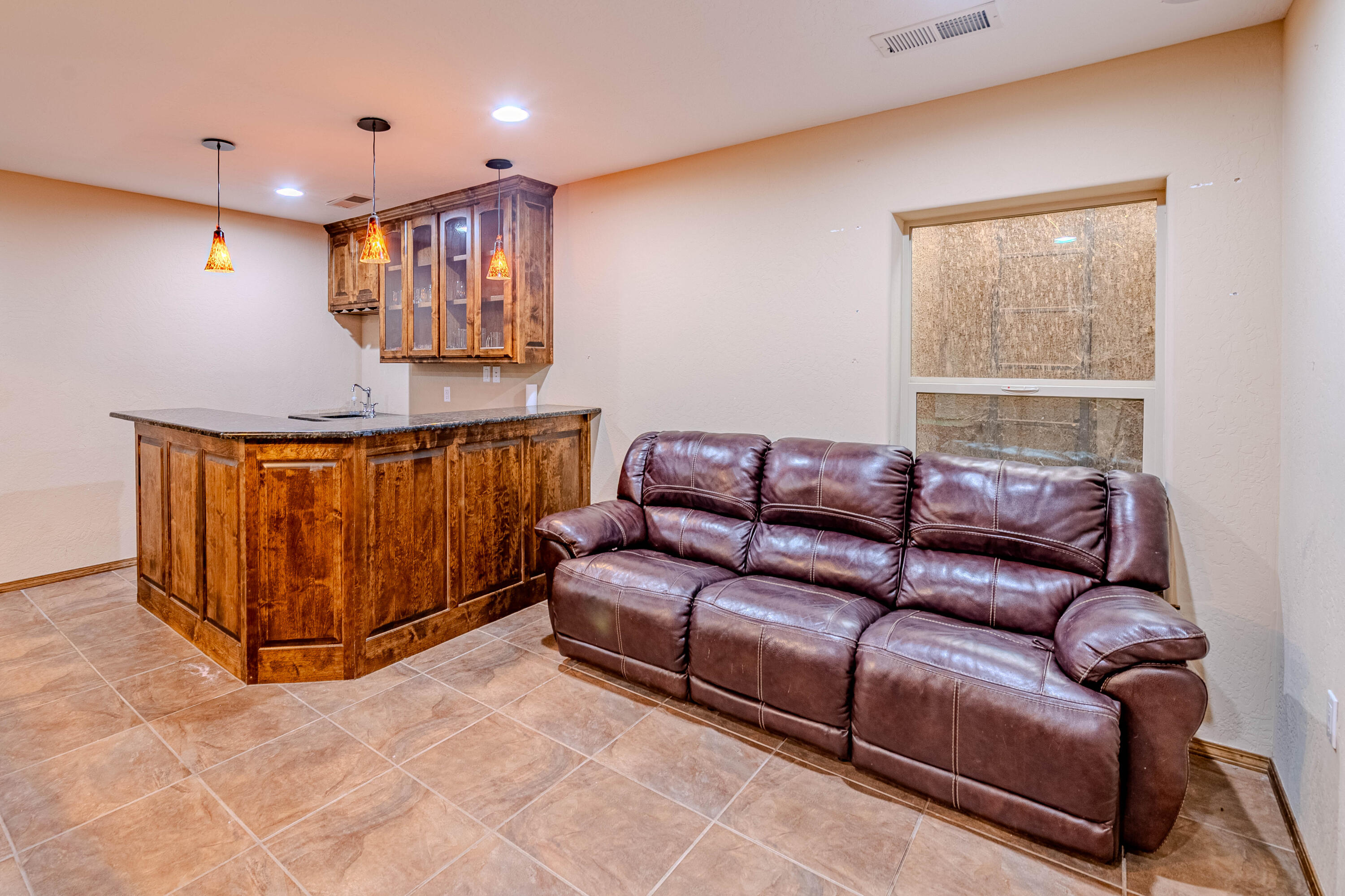 5016 FRONTIER Road NE