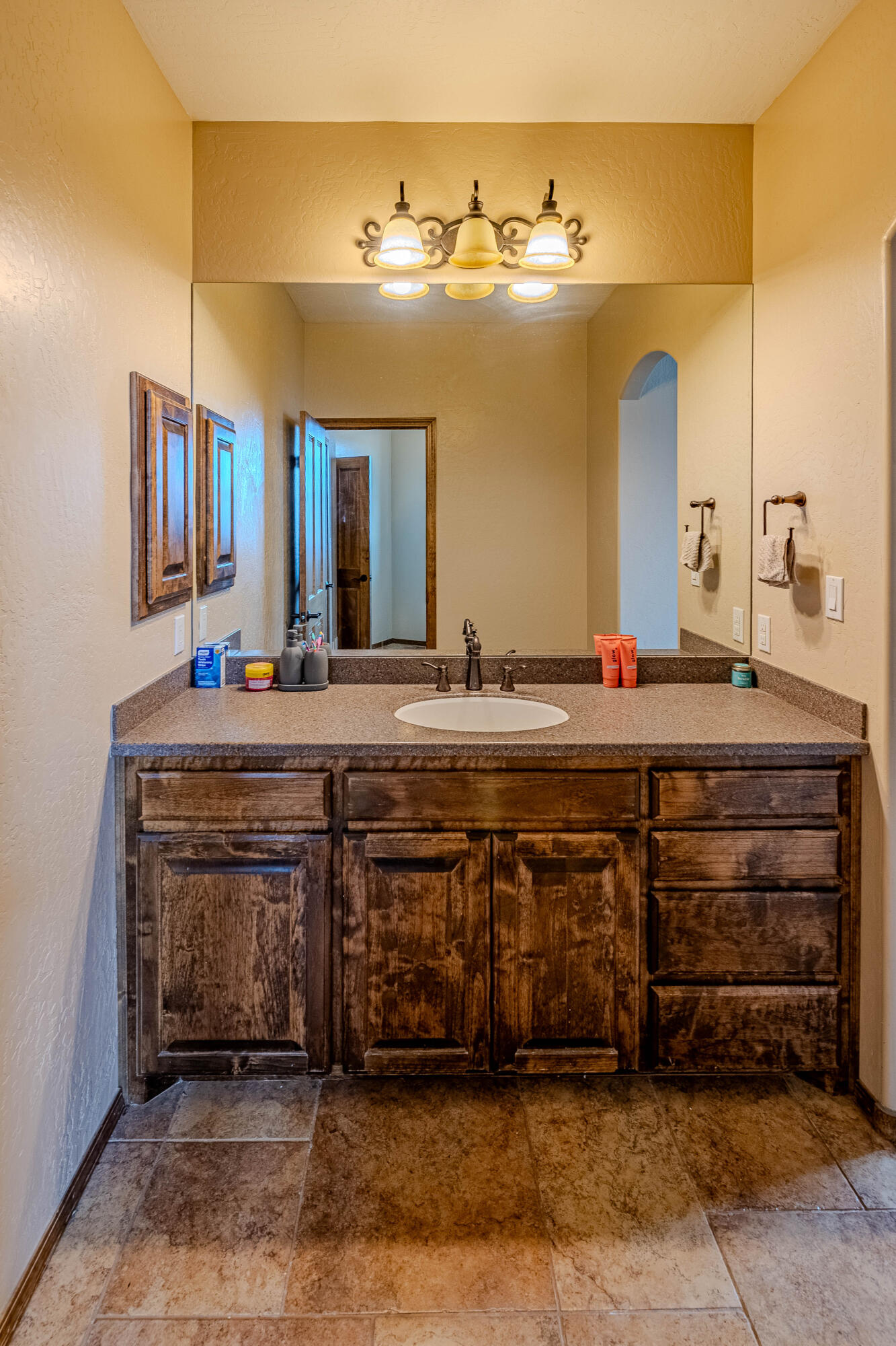 5016 FRONTIER Road NE