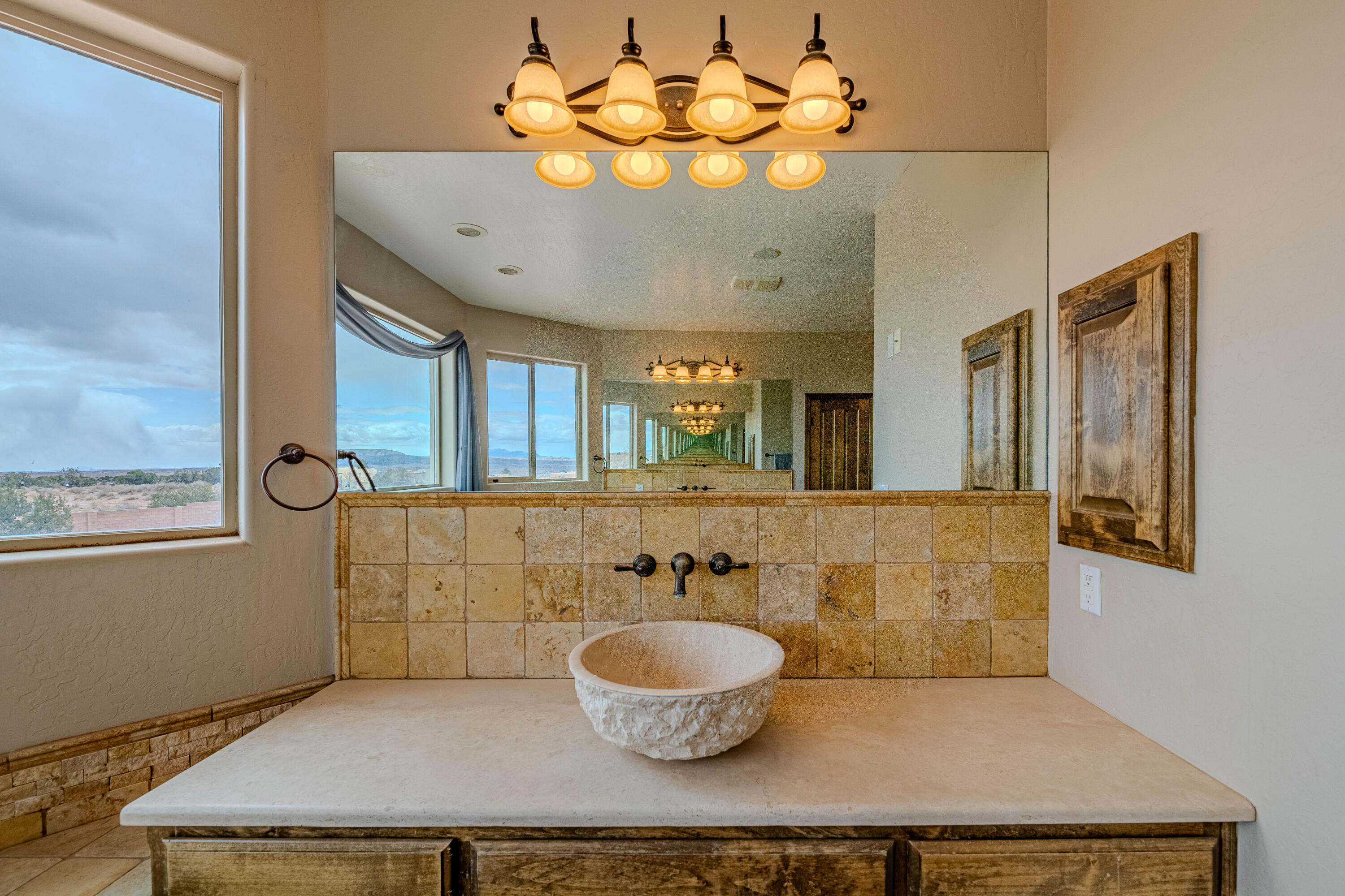 5016 FRONTIER Road NE