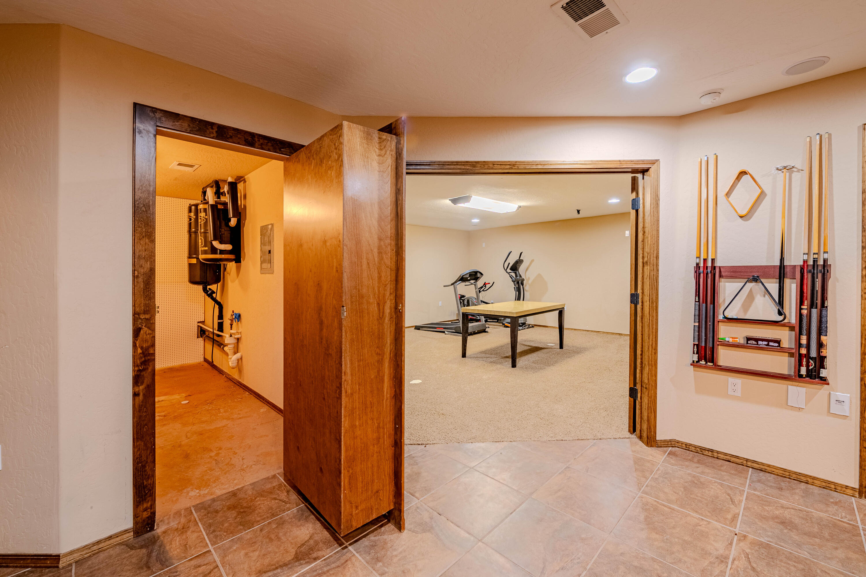 5016 FRONTIER Road NE