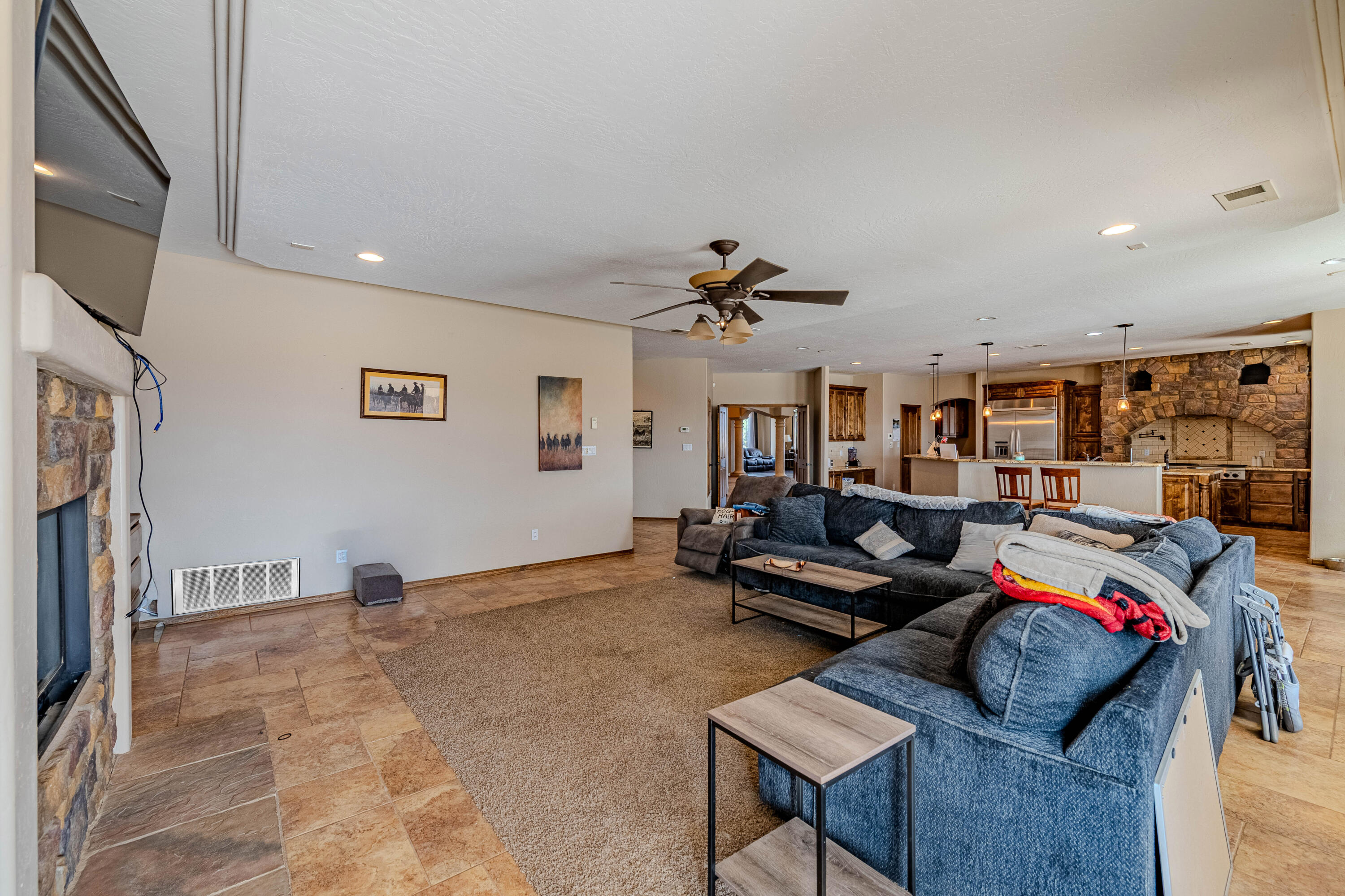 5016 FRONTIER Road NE