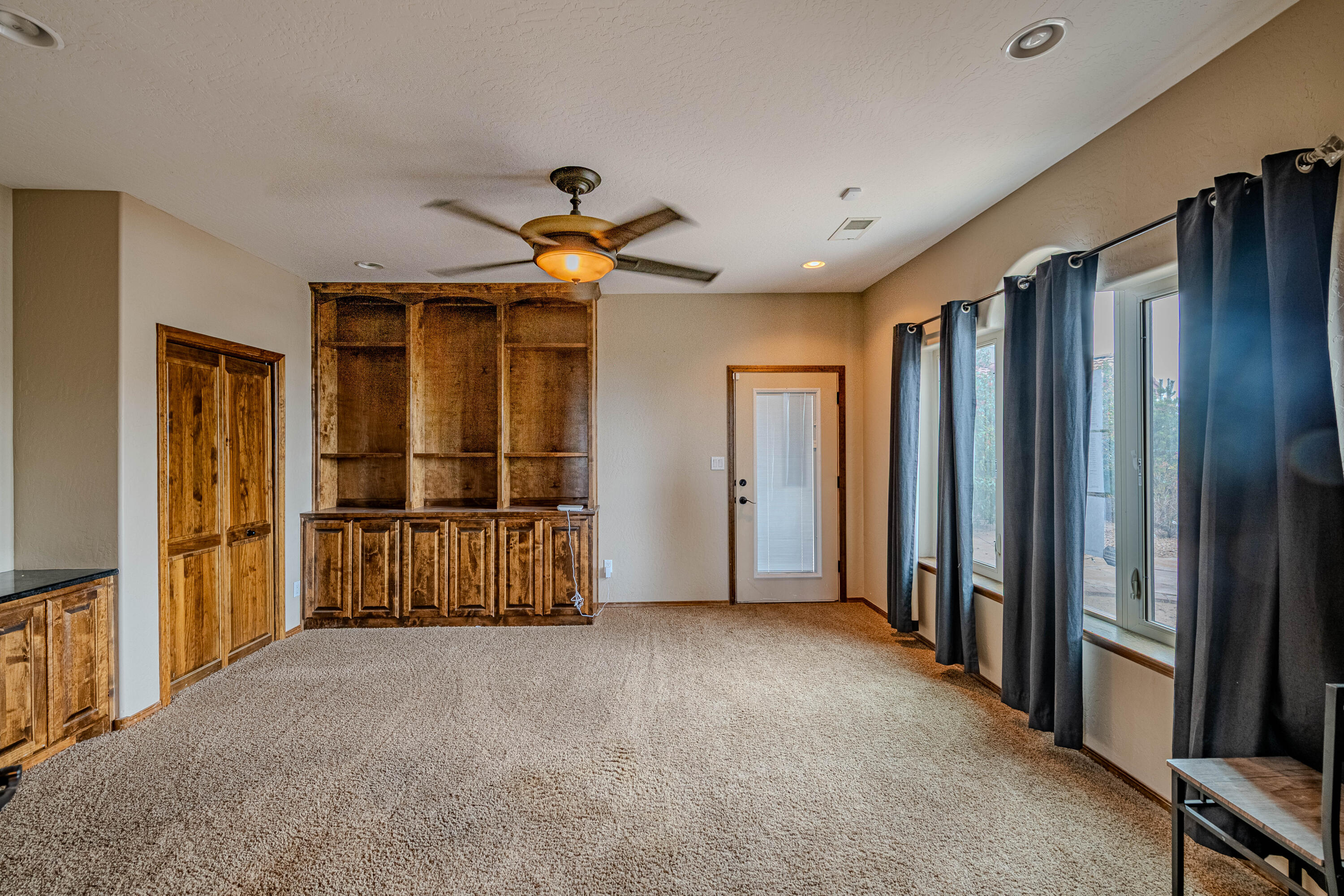 5016 FRONTIER Road NE