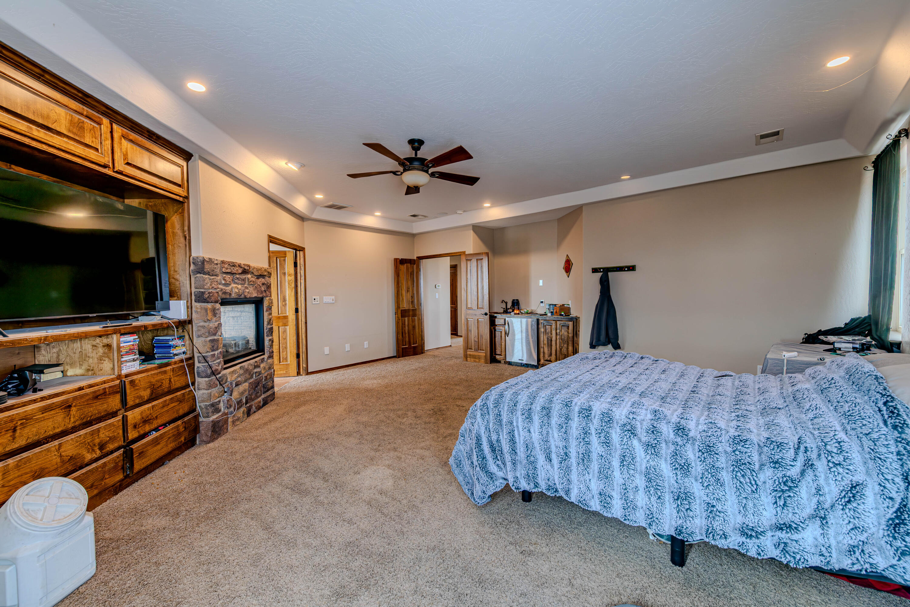 5016 FRONTIER Road NE