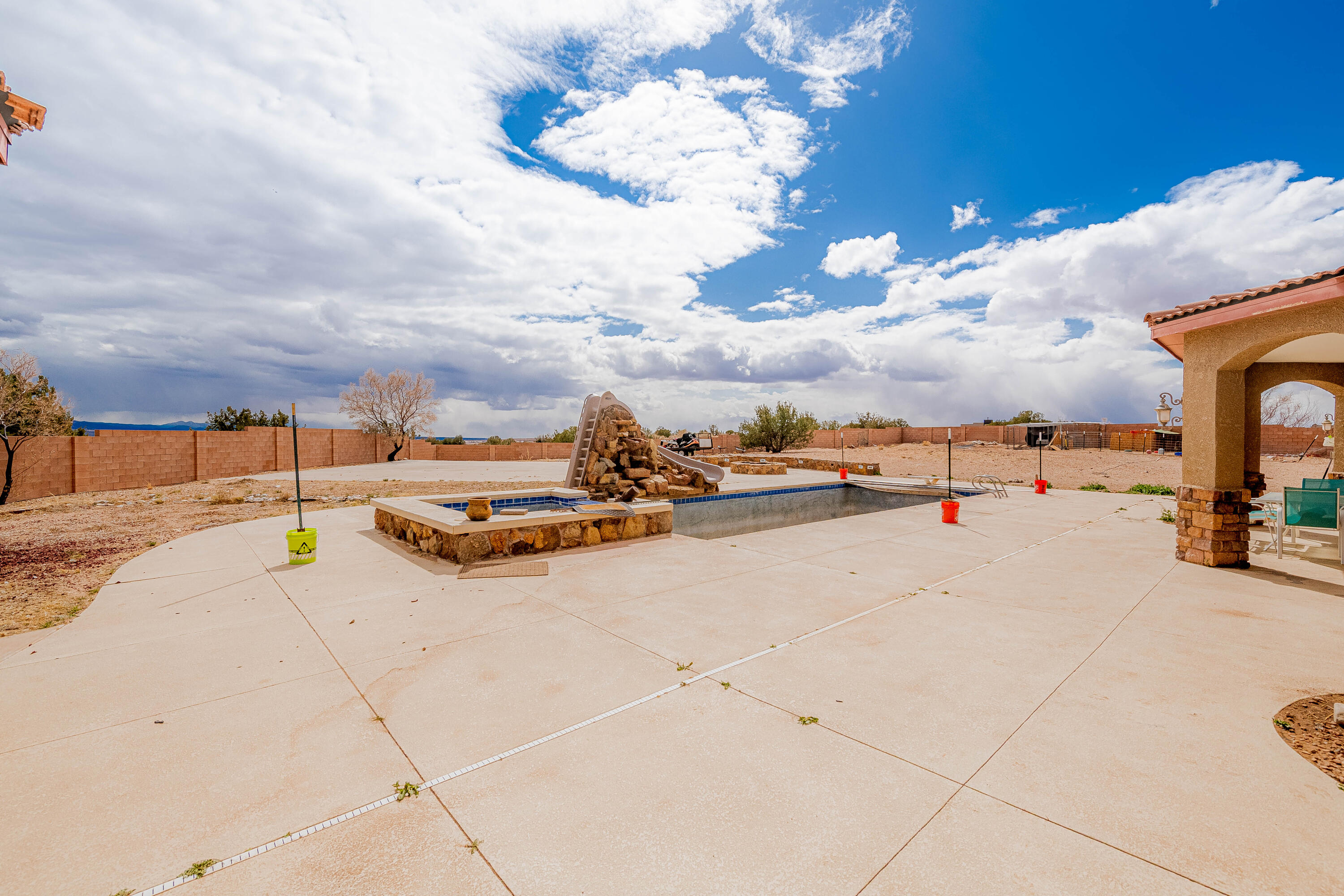 5016 FRONTIER Road NE