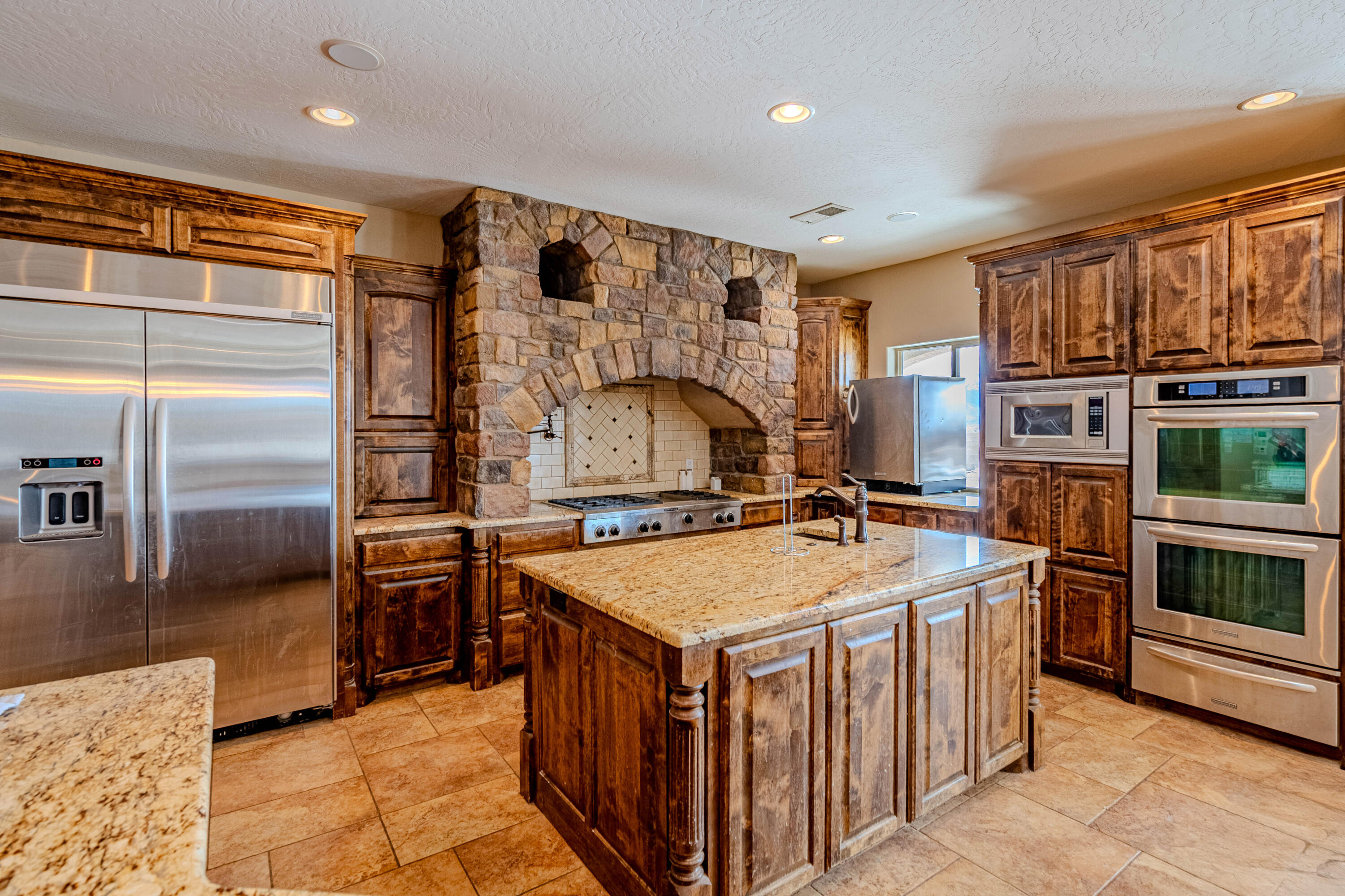 5016 FRONTIER Road NE