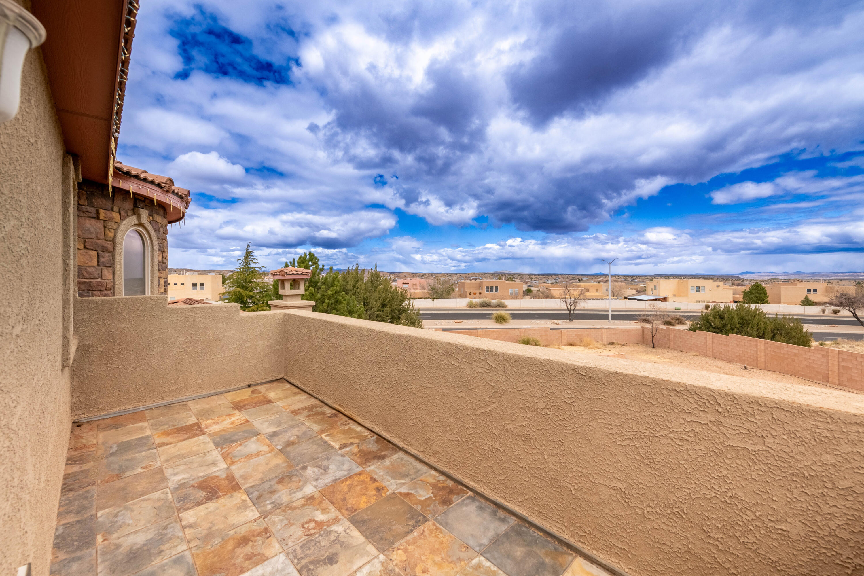 5016 FRONTIER Road NE