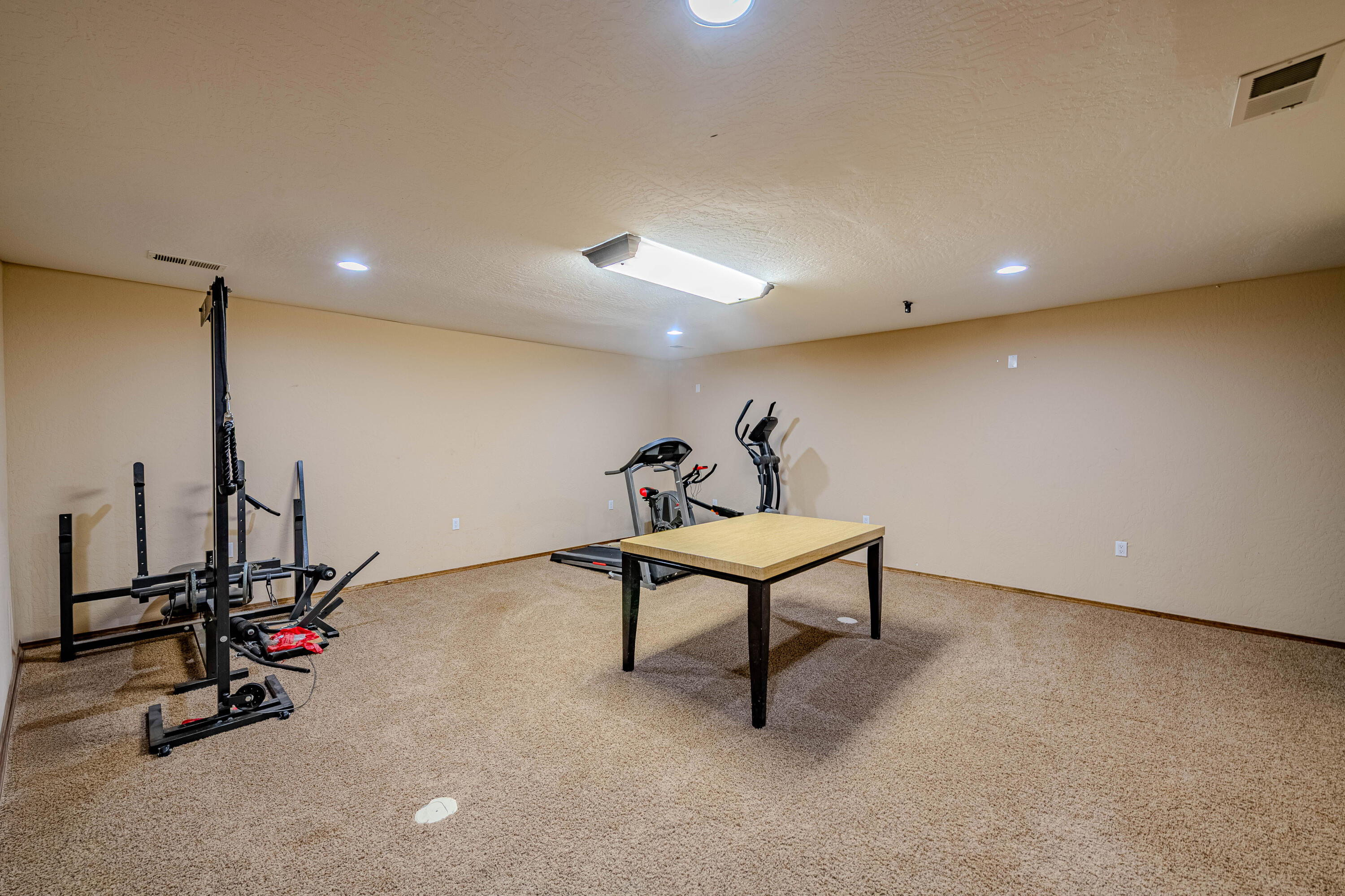 5016 FRONTIER Road NE