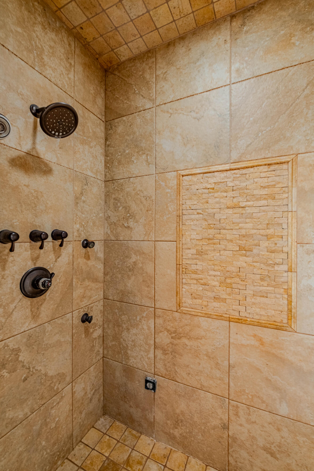 5016 FRONTIER Road NE