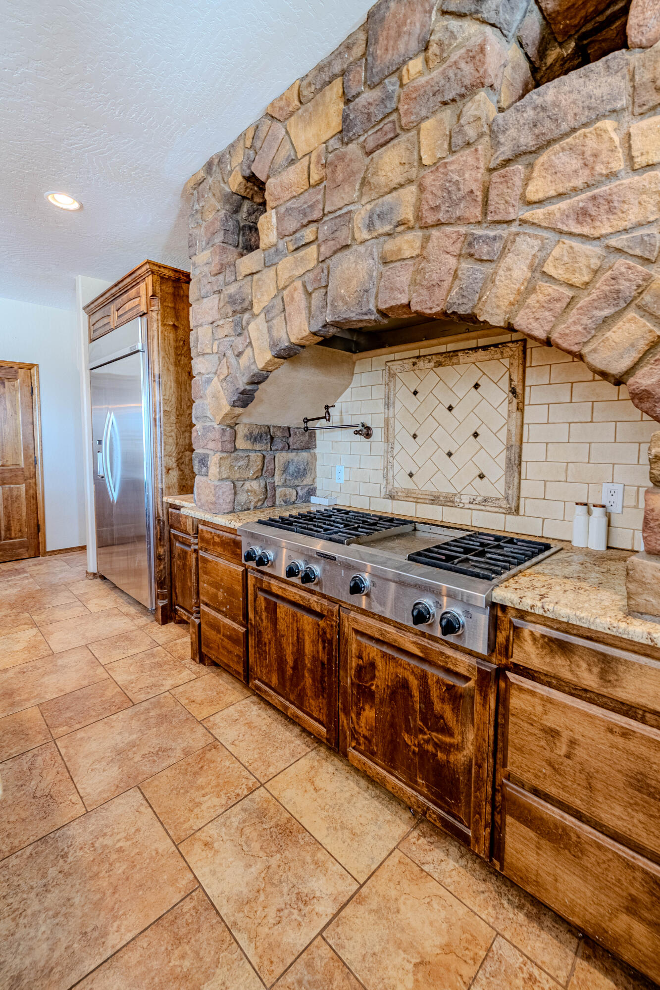 5016 FRONTIER Road NE